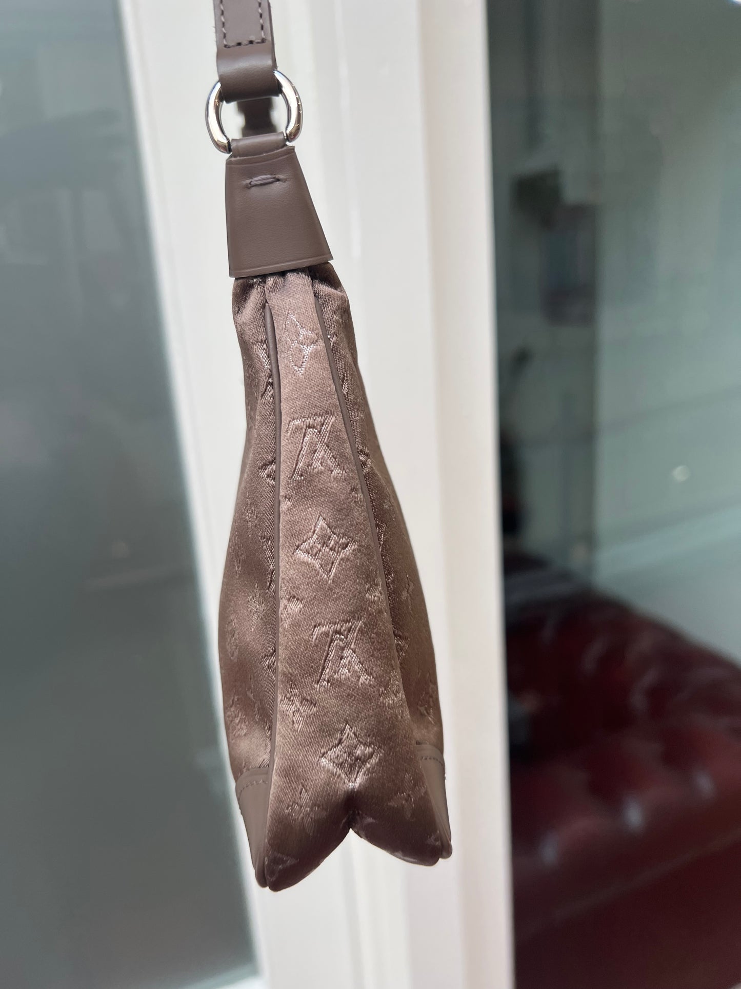 Pre-loved Louis Vuitton Mini Silk Boulogne Handbag Champagne