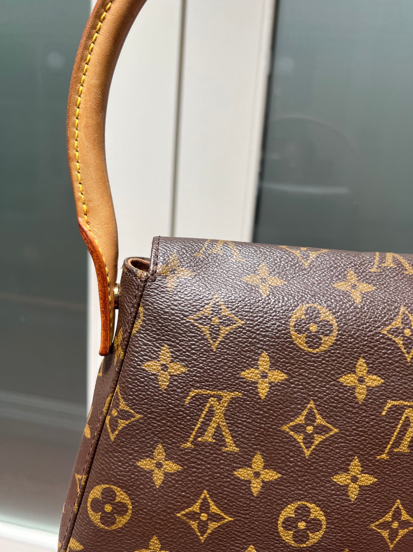 Pre-loved Louis Vuitton Looping PM Handbag Monogram