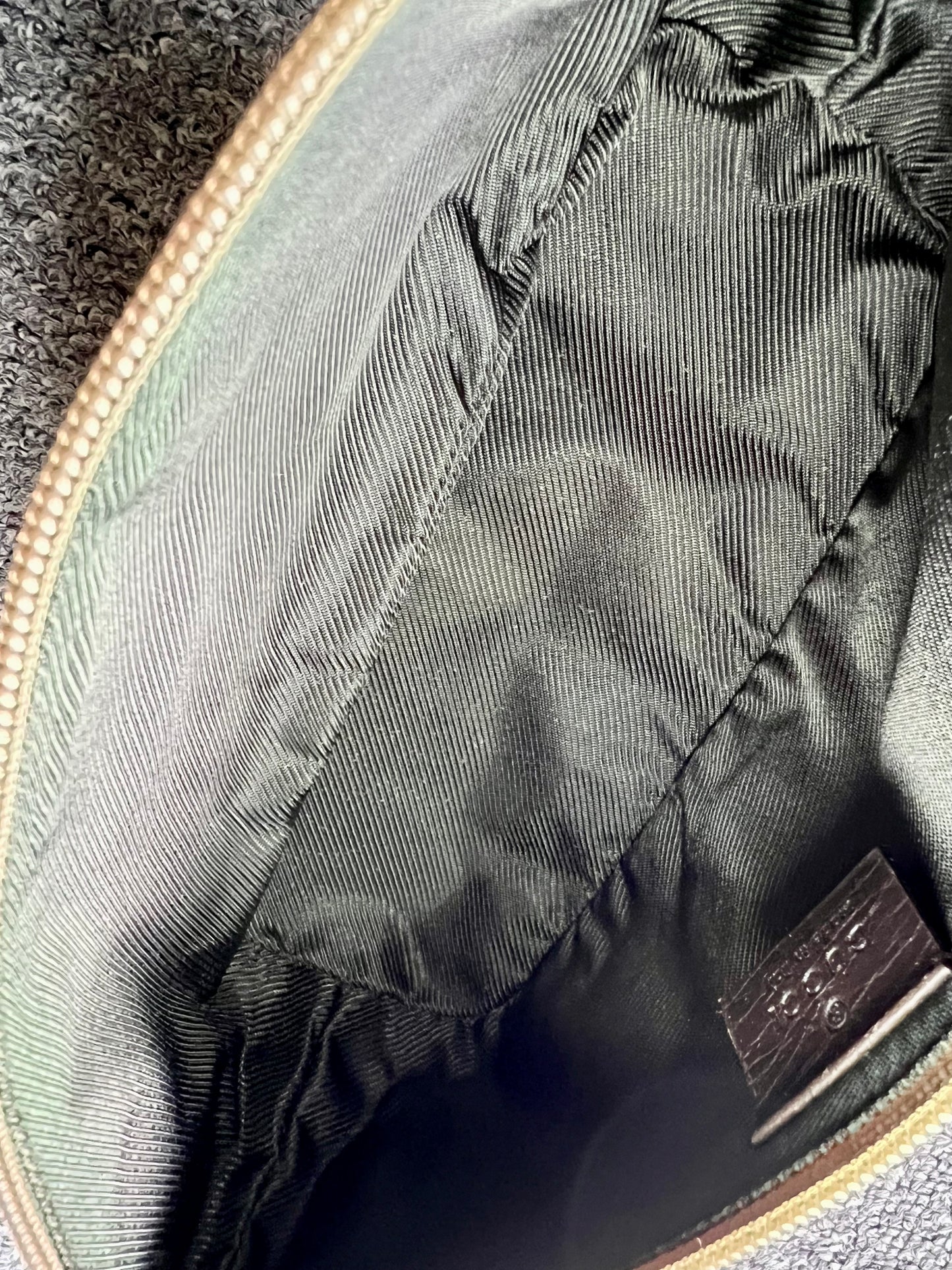 Pre-loved Gucci vintage GG Canvas Boat Baguette Bag