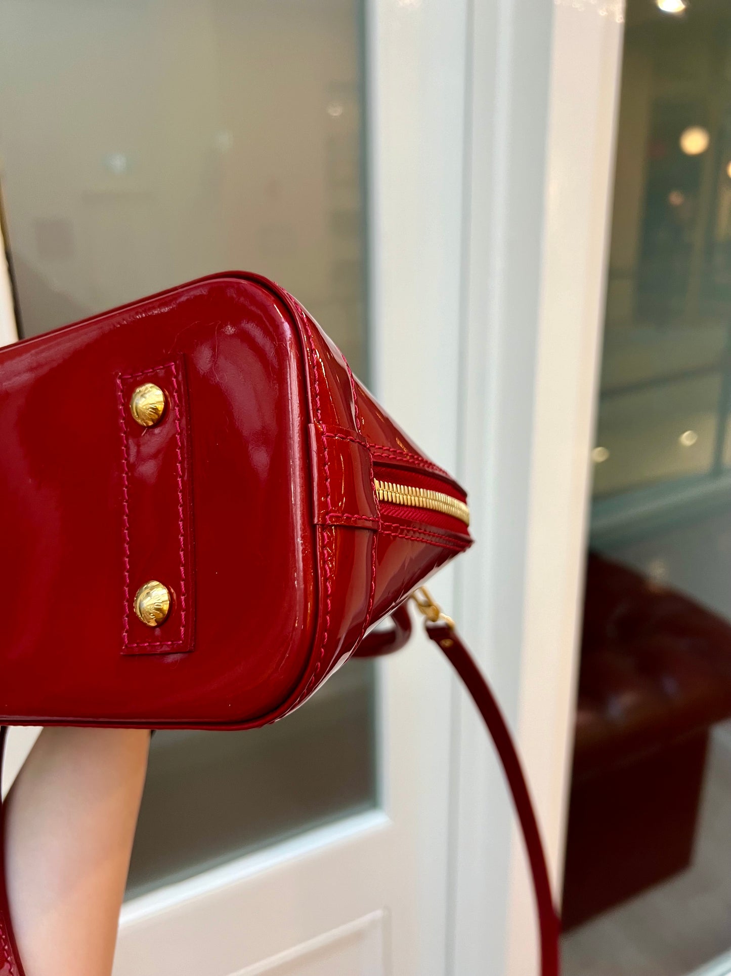 Pre-Owned Louis Vuitton
Alma BB two-way handbag 2013