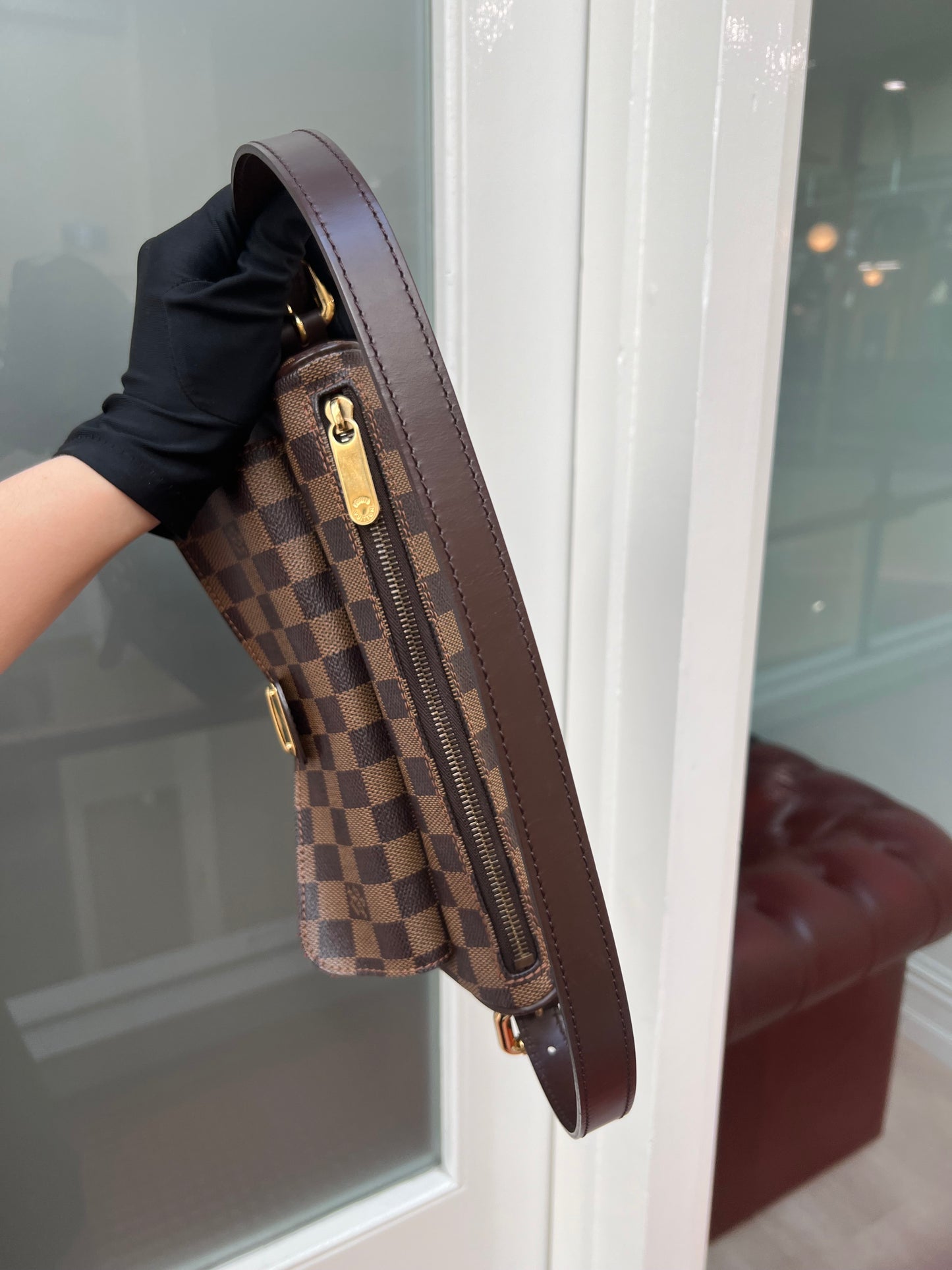 Pre-loved Louis Vuitton Ravello Leather shoulderbag 2005