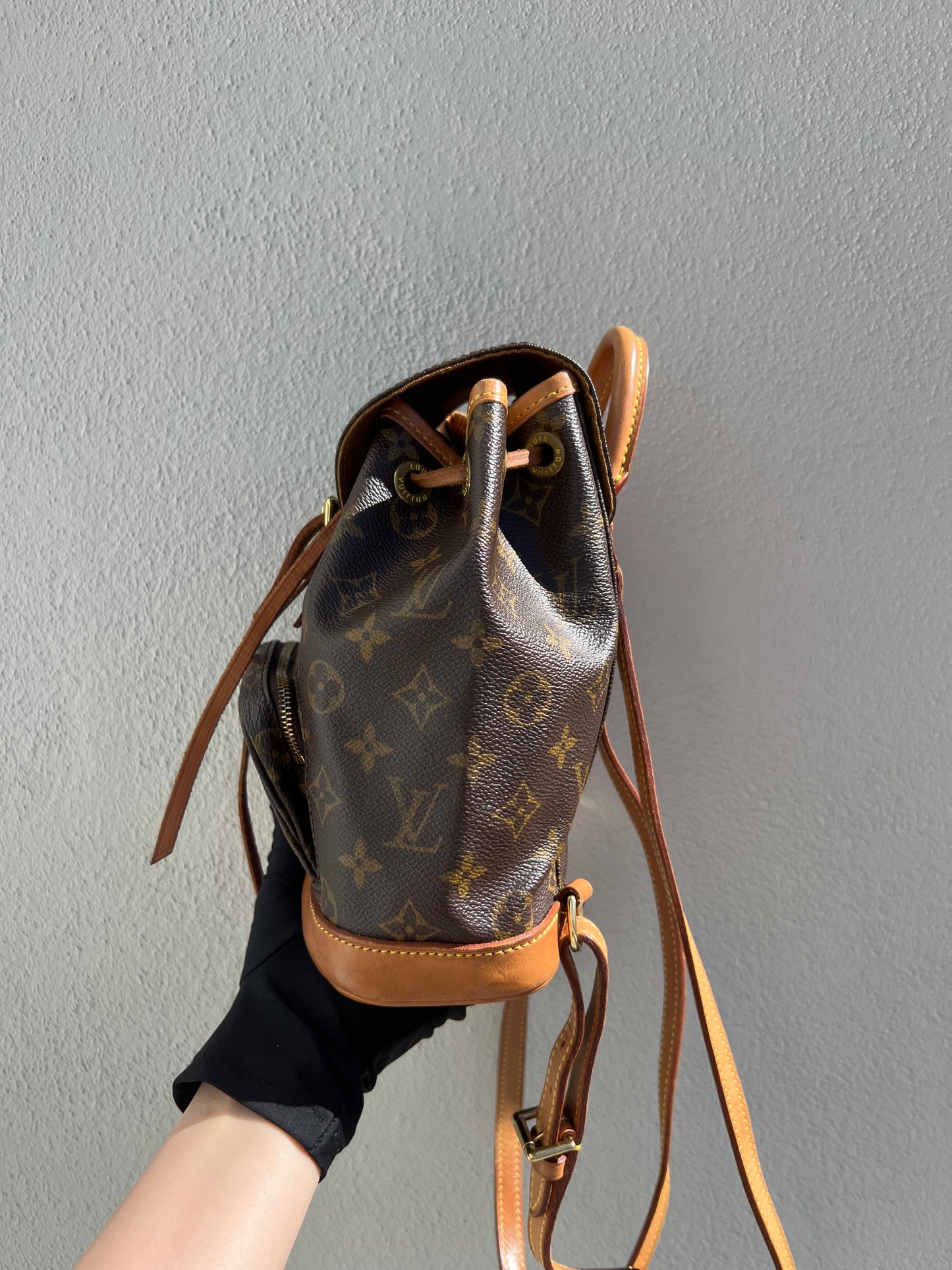 Pre-loved LOUIS VUITTON Monogram PM Montsouris Backpack 1997