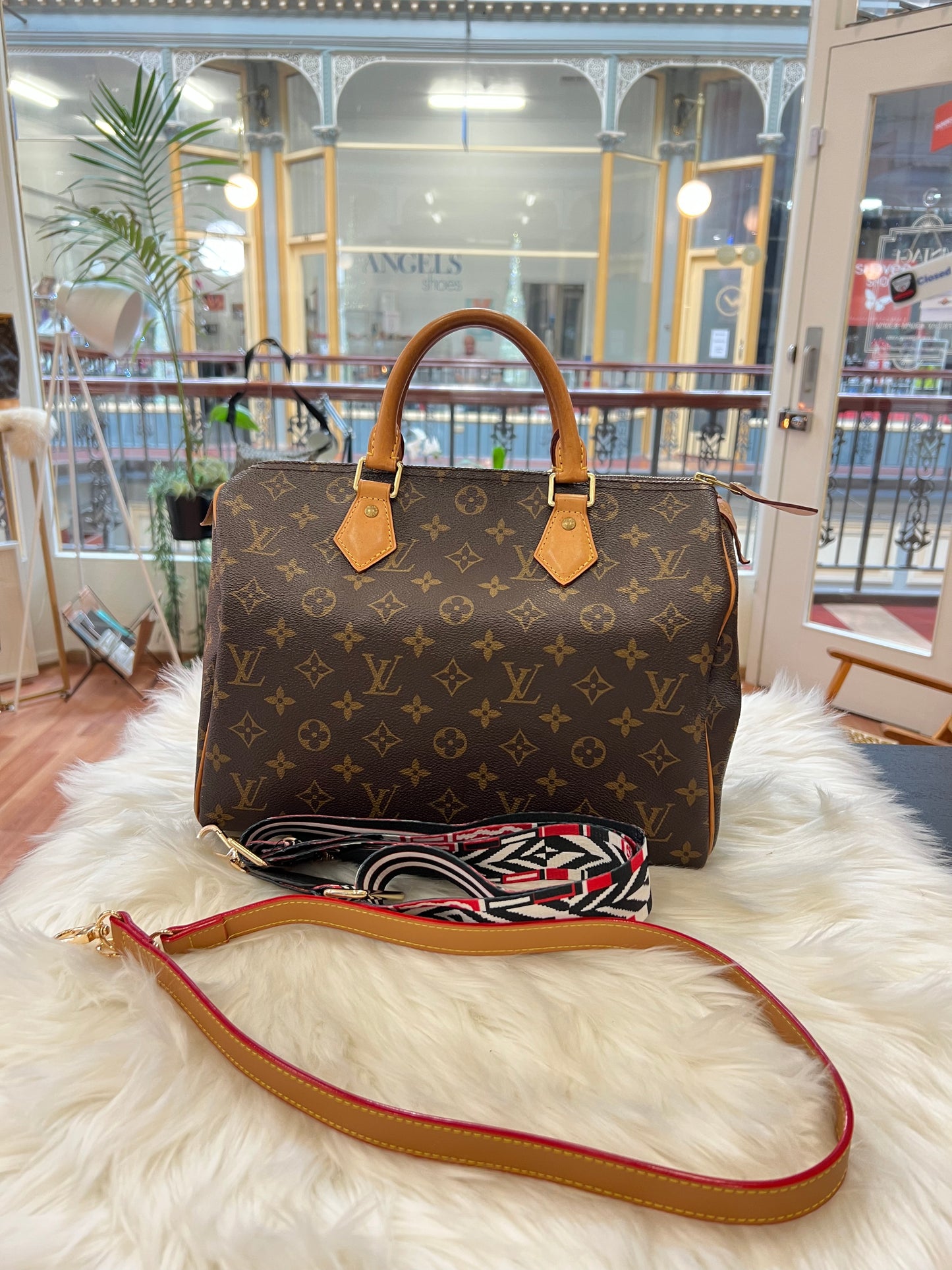 Pre-loved Louis Vuitton Speedy 30 Handbag Monogram 2017
