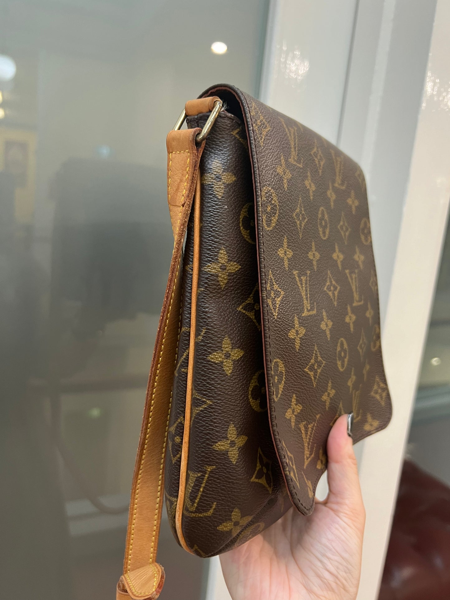 Pre-owned Louis Vuitton
Musette Salsa crossbody bag 2004