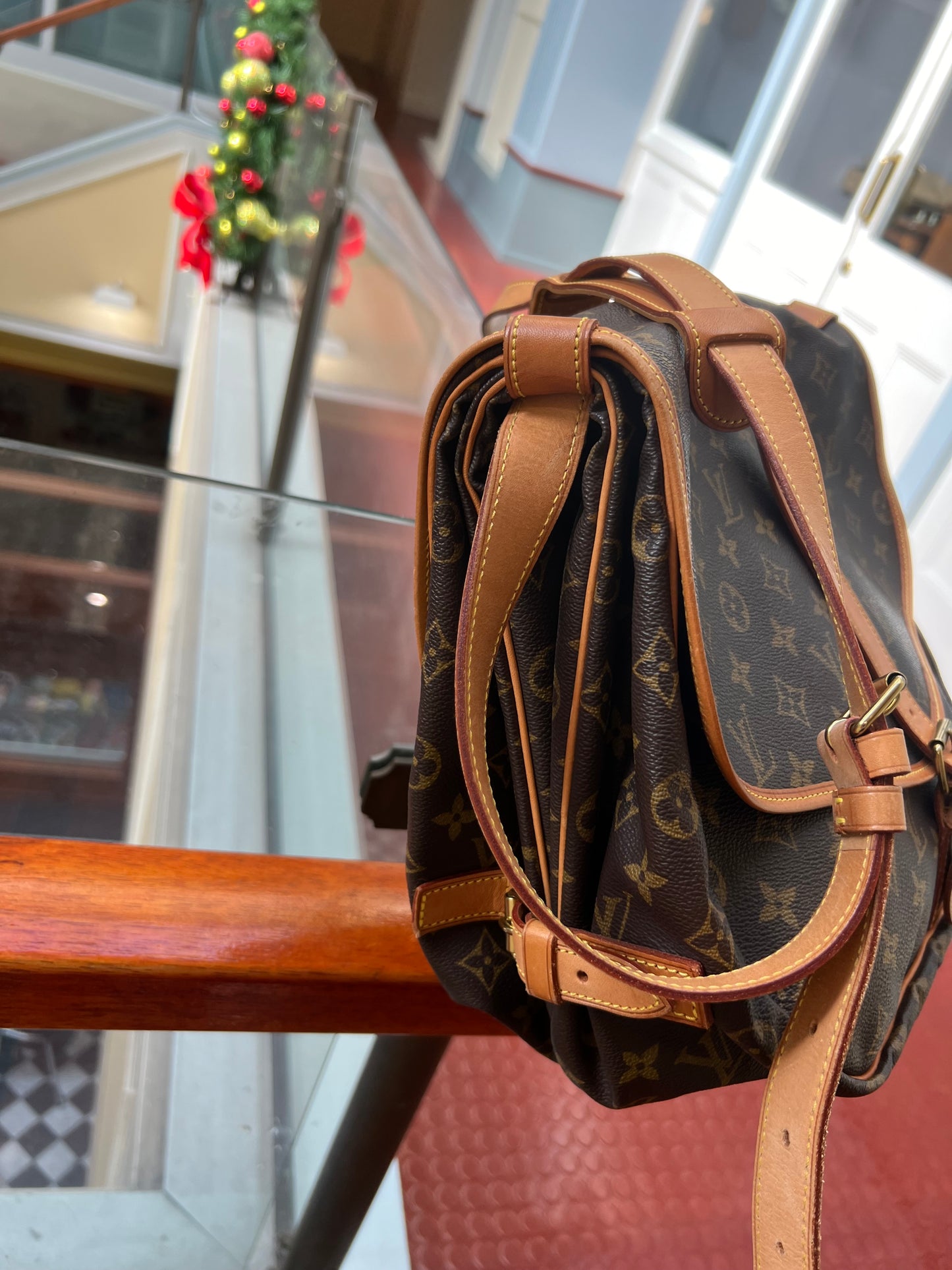 Pre-loved Louis Vuitton Monogram Saumur Crossbody Bag GM 1998