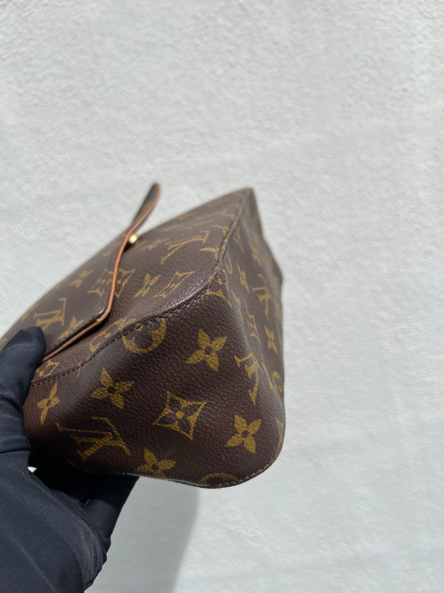 Pre-loved Louis Vuitton Looping PM Handbag Monogram