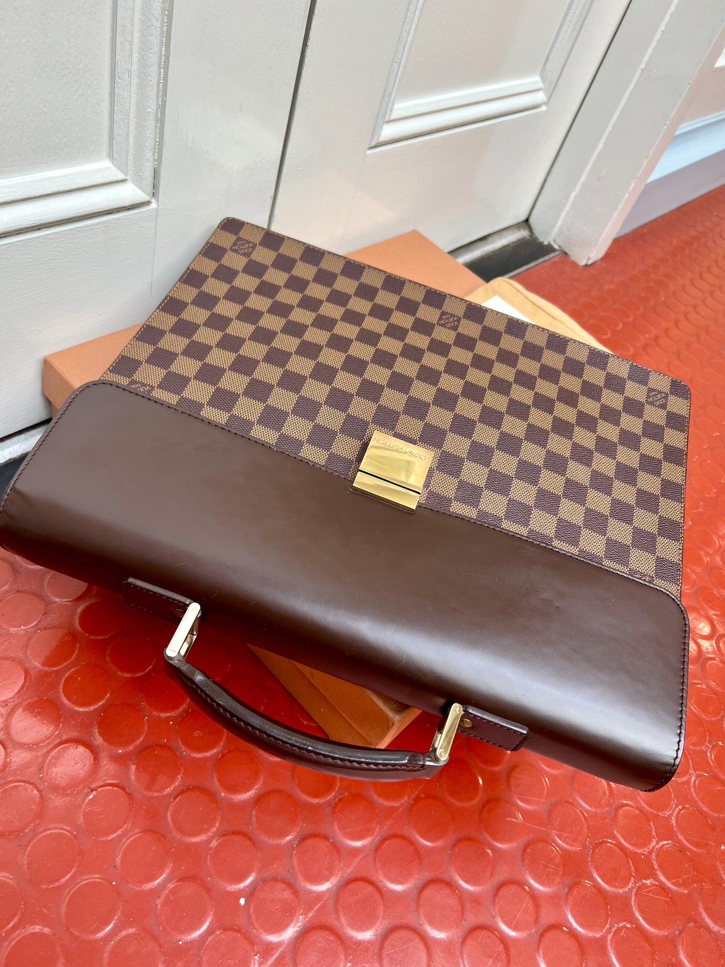 Pre-loved Louis Vuitton Altona Briefcase in brown checkerboard canvas and brown leather 2001