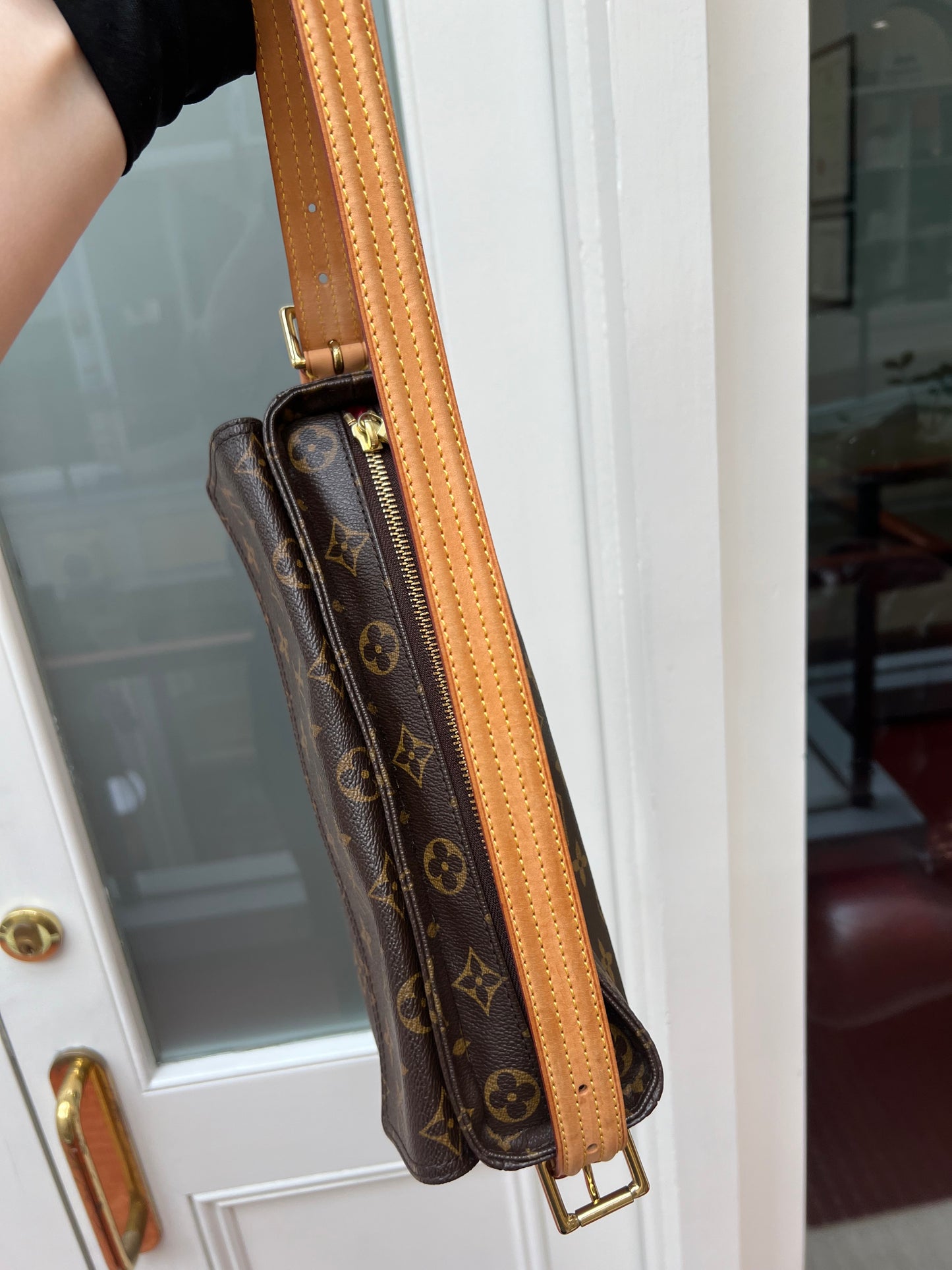 Pre-owned Louis Vuitton Viva Cite Handbag Brown Monogram 2006