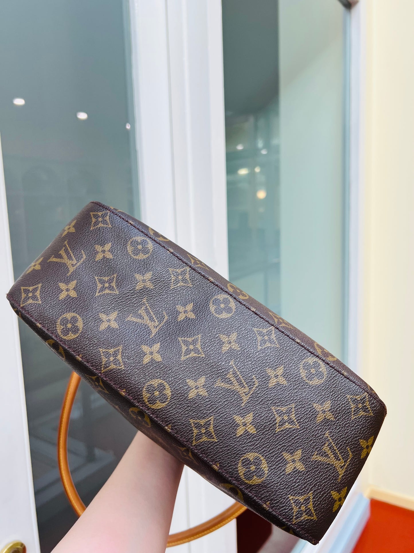 Pre-loved Louis Vuitton Looping Leather Handbag Monogram GM 2001