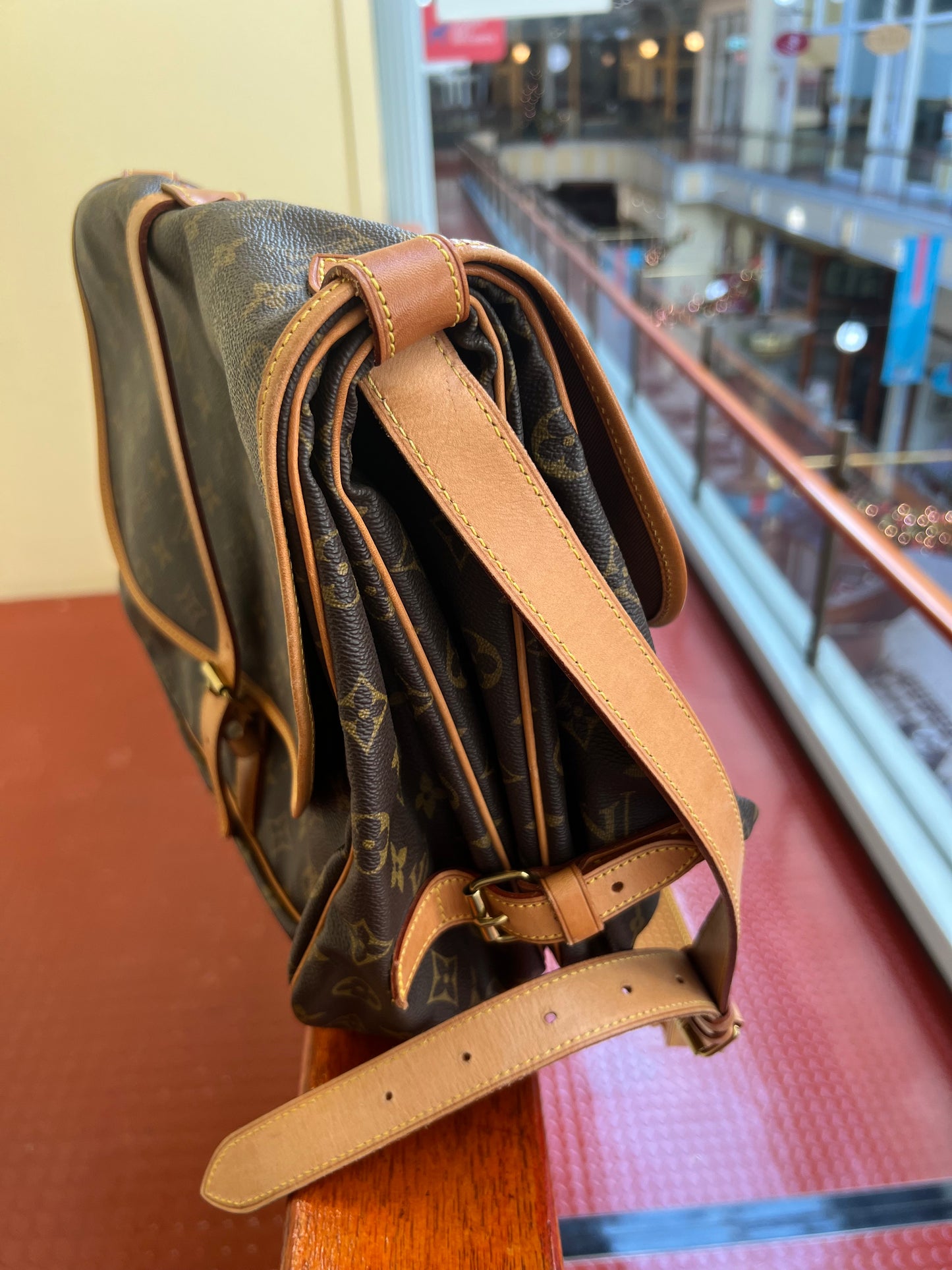 Pre-loved Louis Vuitton Monogram Saumur Crossbody Bag GM 1998