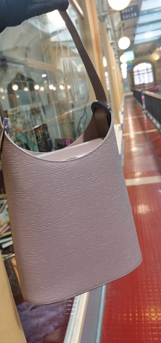 Pre-loved Louis Vuitton Vintage Verseau Leather Shoulderbag