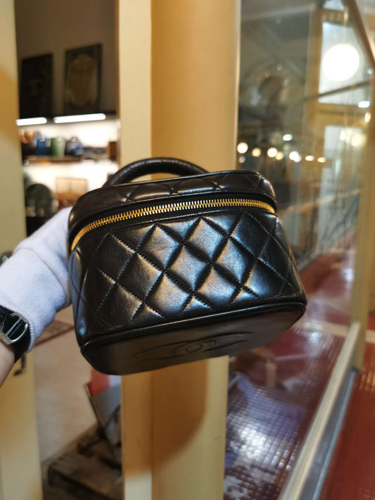Pre-loved Chanel Vintage CC Diamond-quilted Black Lambskin Handbag