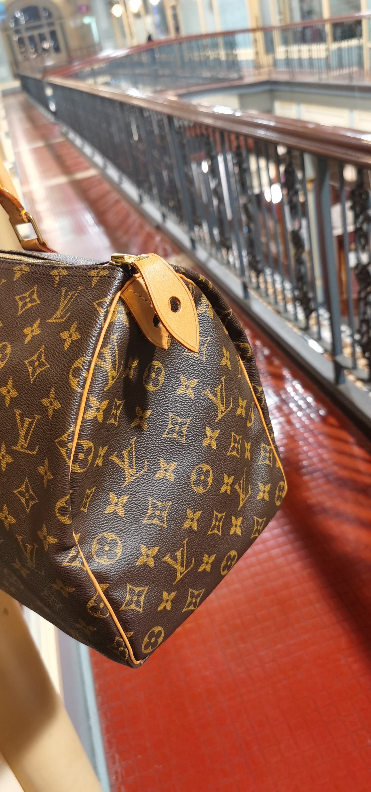 Pre-loved Louis Vuitton Vintage Speedy 40 Leather Handbag