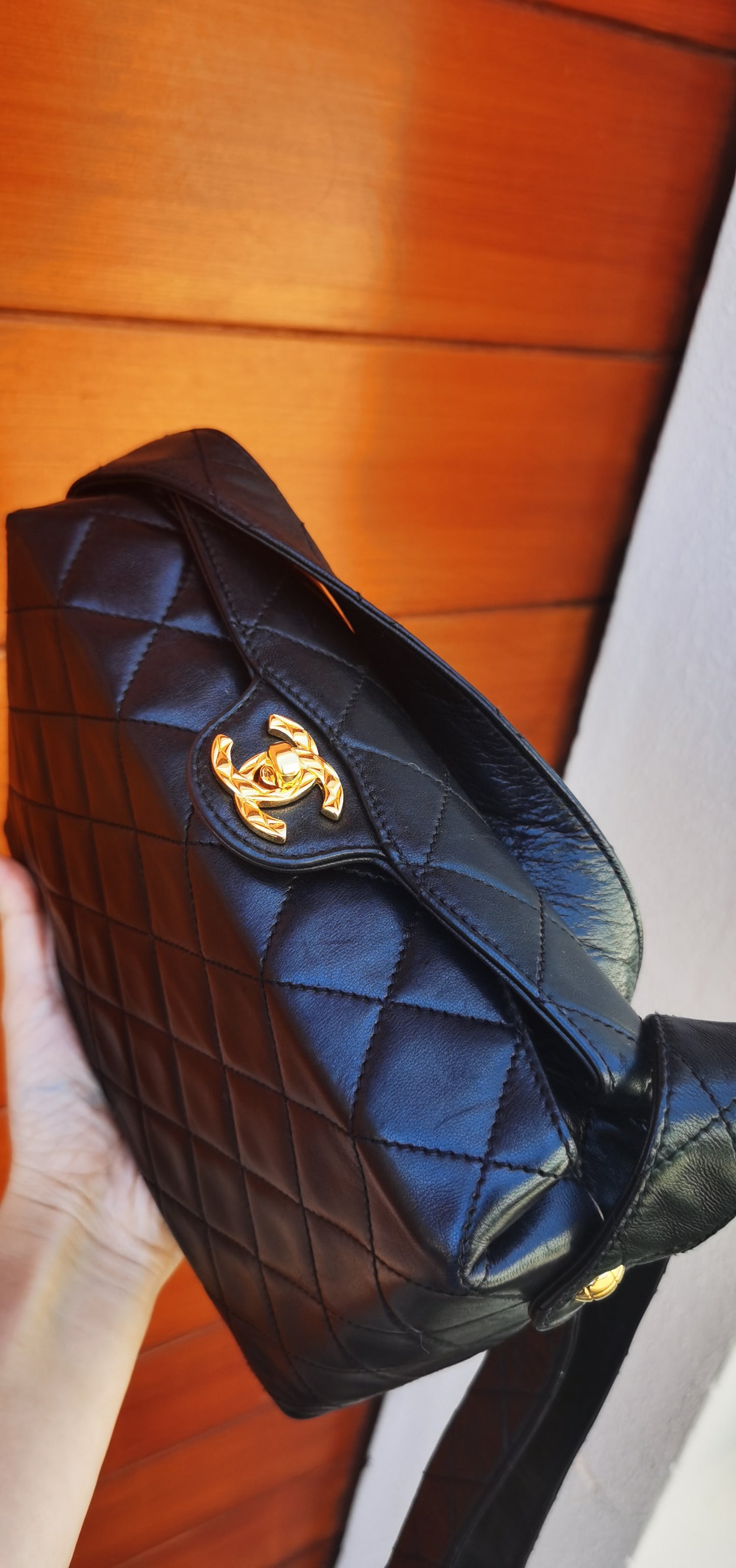 Pre-loved Chanel Vintage CC Diamond-quilted Black Lambskin Crossbody Bag