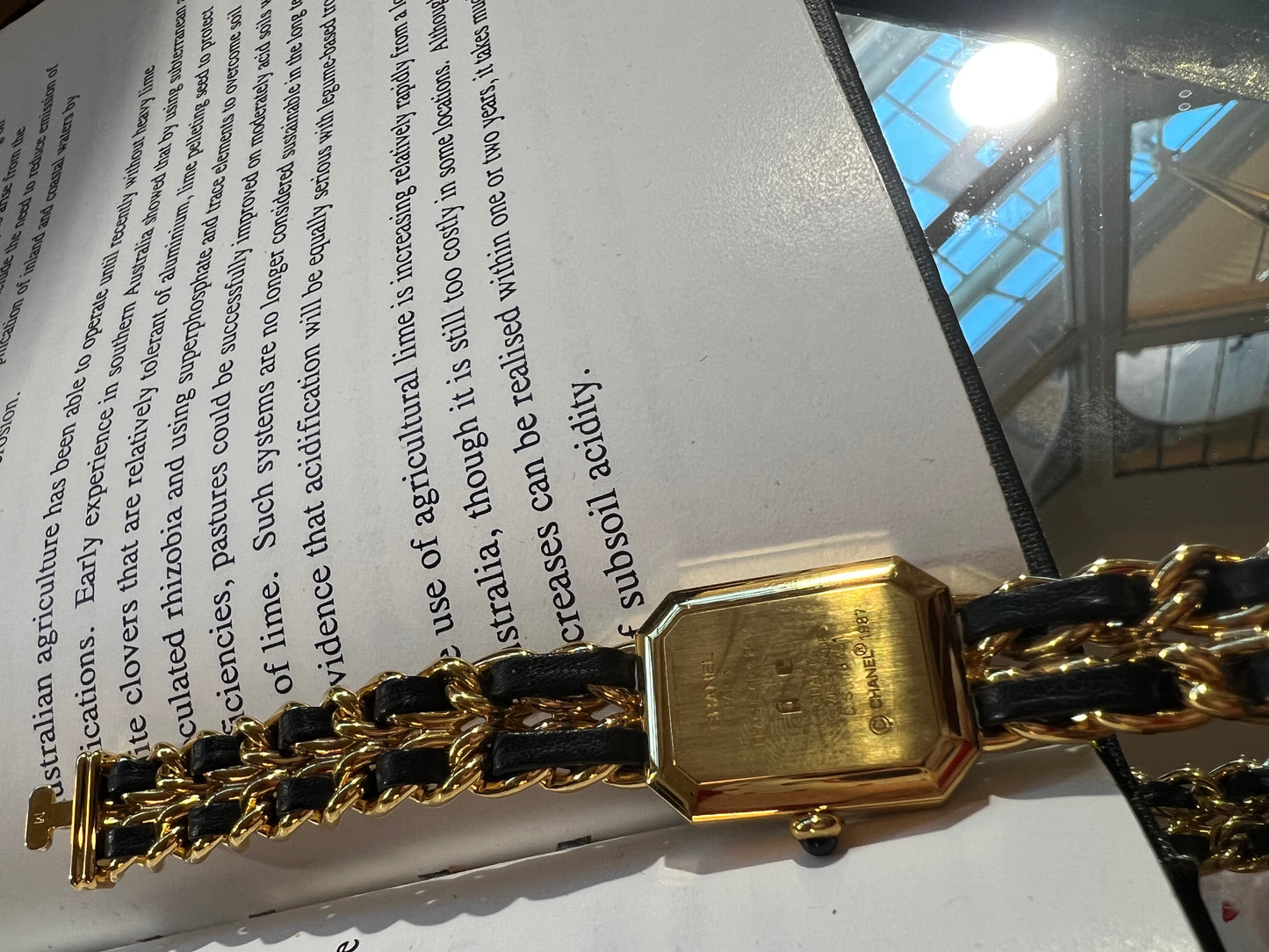Pre-loved Chanel Vintage PREMIÈRE Watch size M
