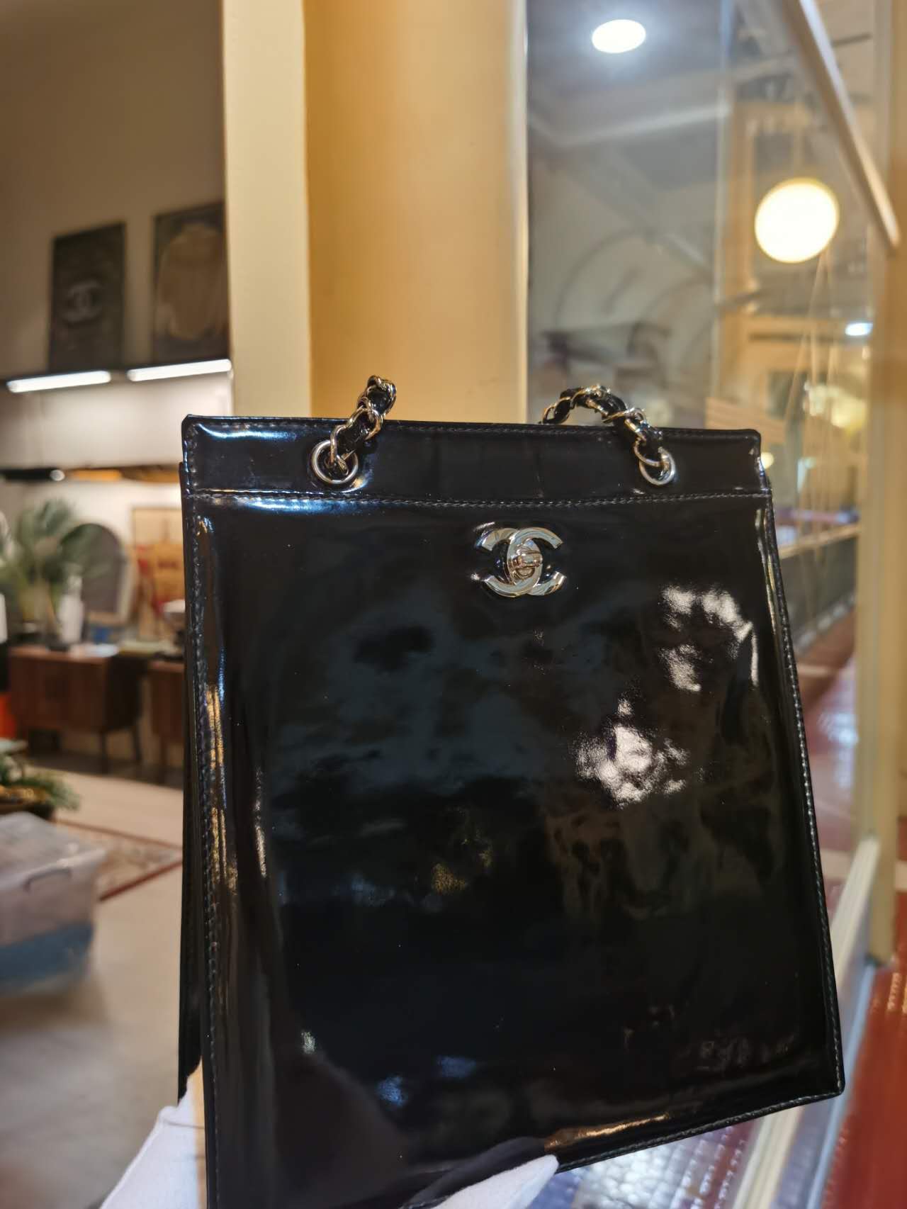 Pre-loved Chanel Vintage Black Patent Leather Shoulder Bag SHW