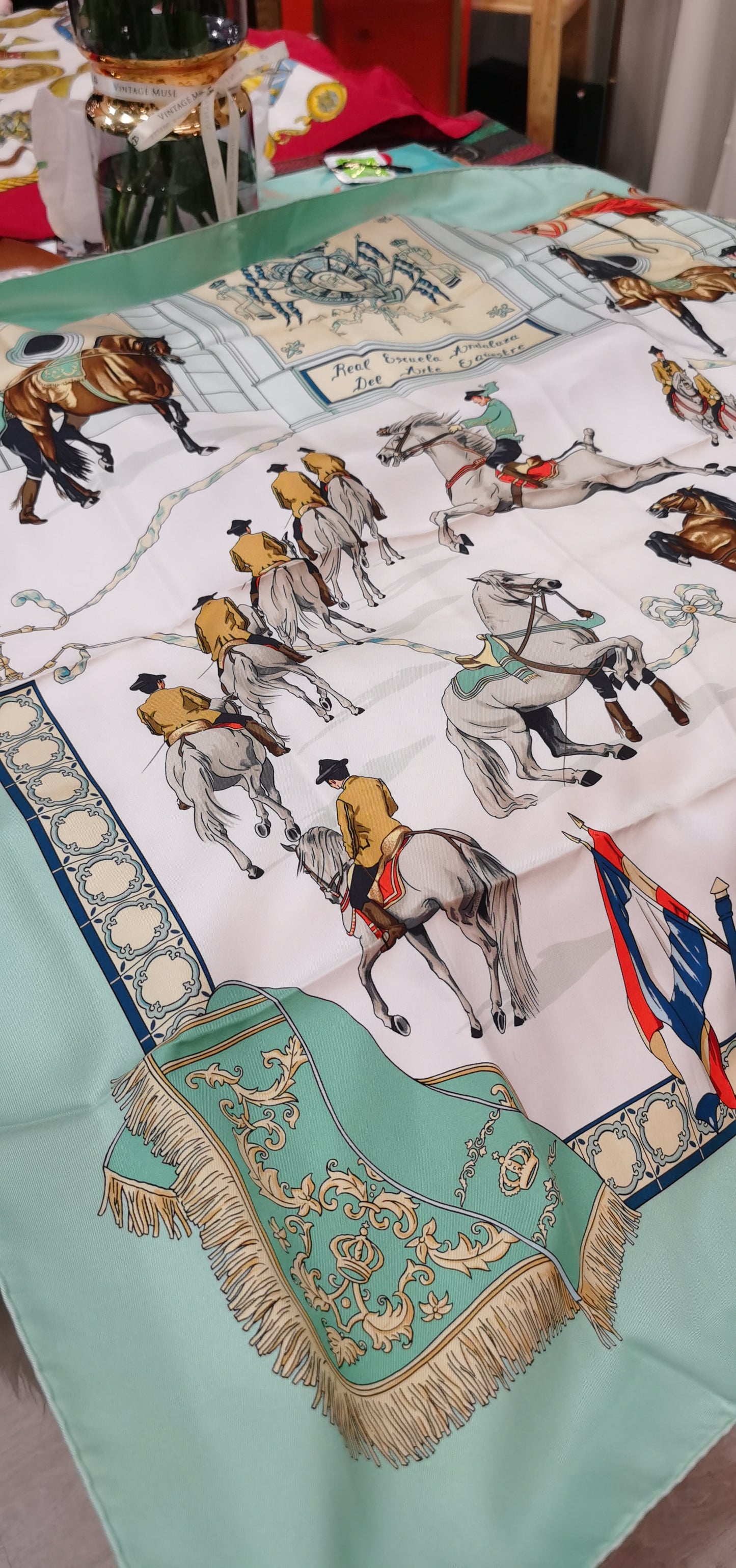 Pre-loved Hermès Vintage CARRÉ 90 Silk Handkerchief