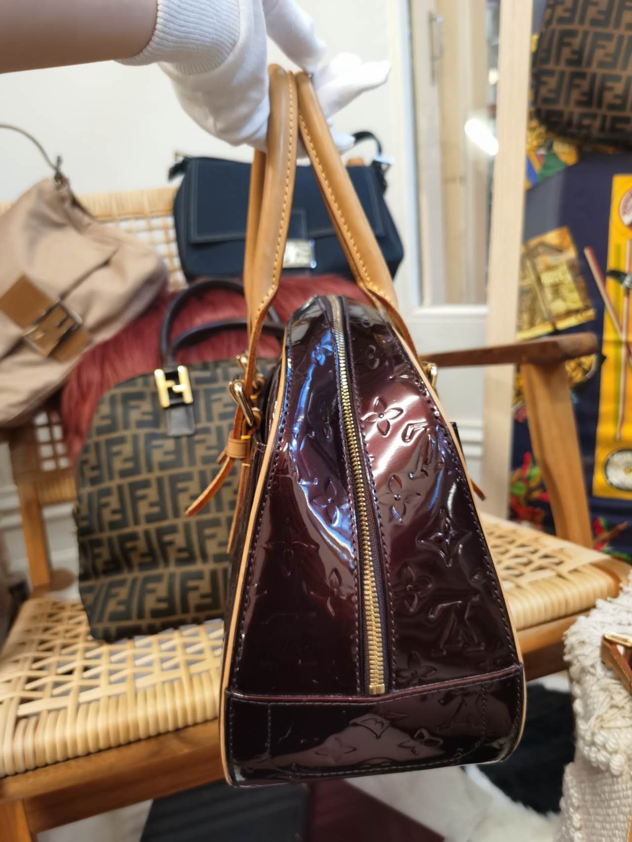 Pre-loved Louis Vuitton Summit Patent Leather Handbag