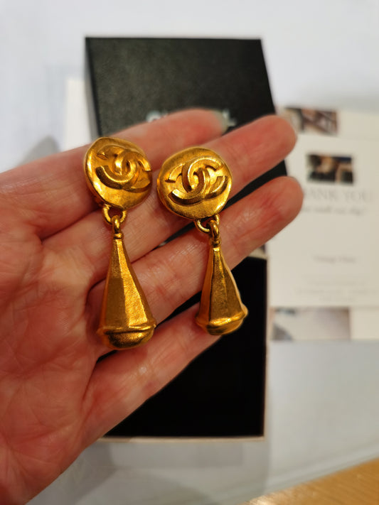Pre-loved Chanel Vintage 1990s Dangle Drap-shaped Logo Clip-on Earrings