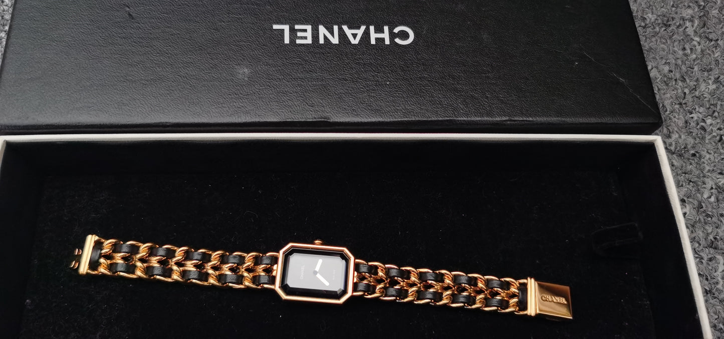 Pre-loved Chanel Vintage PREMIÈRE Watch size M
