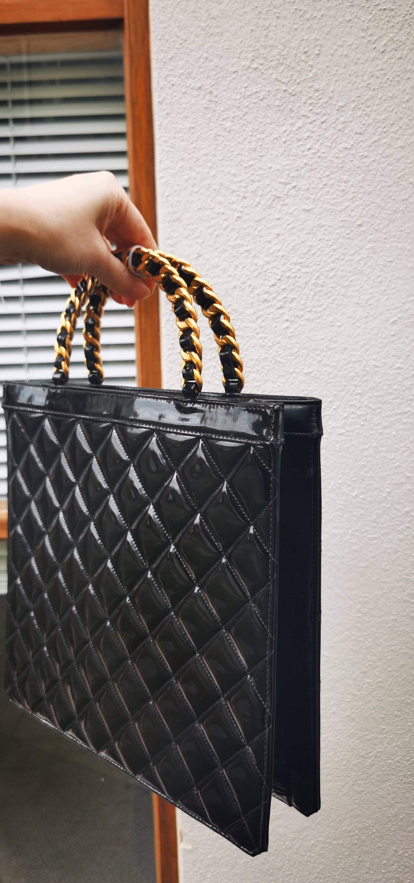 Pre-loved Chanel Vintage Patent Leather Handbag Black