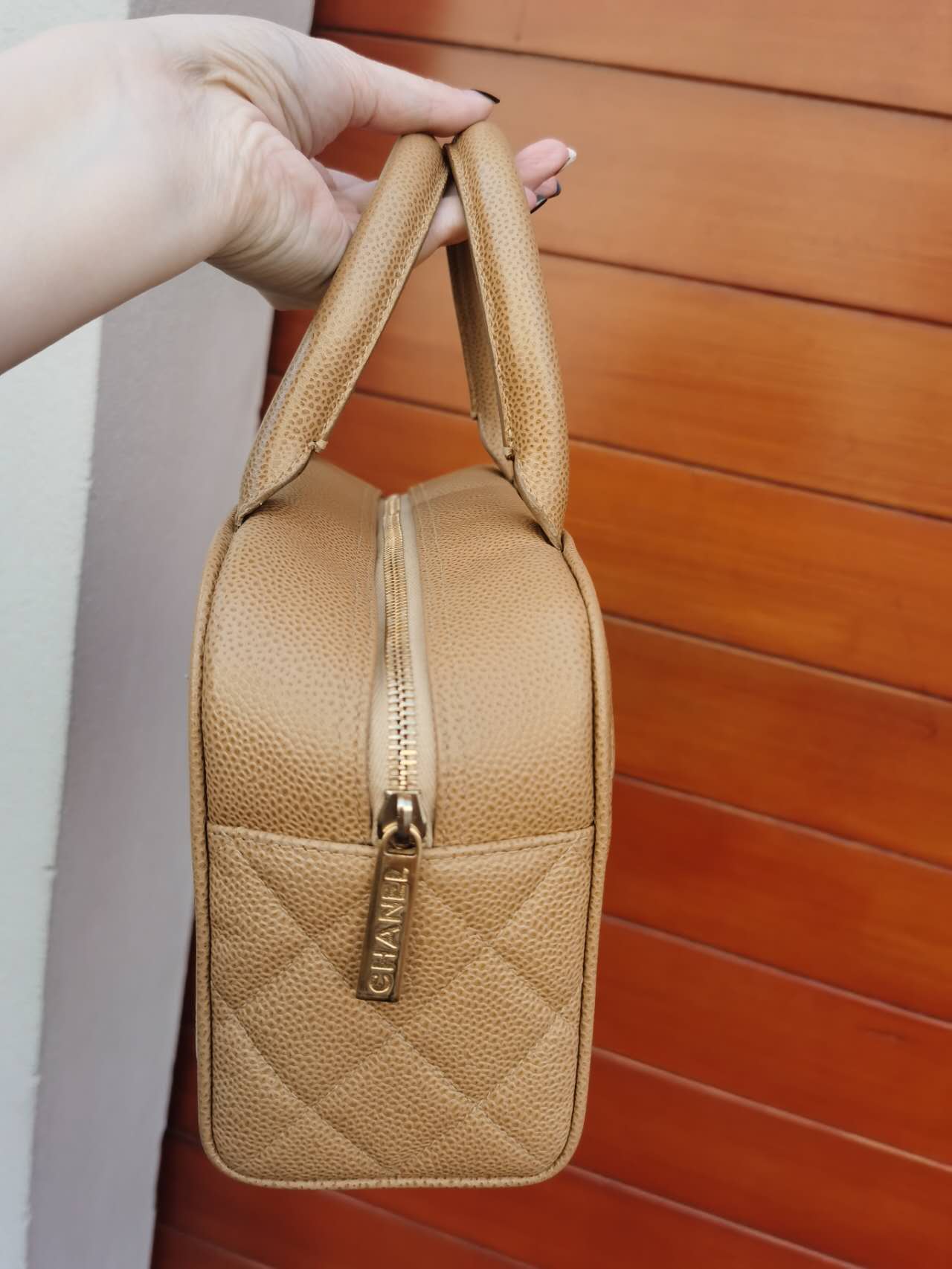 Pre-loved Chanel Vintage Beige Caviar Handbag