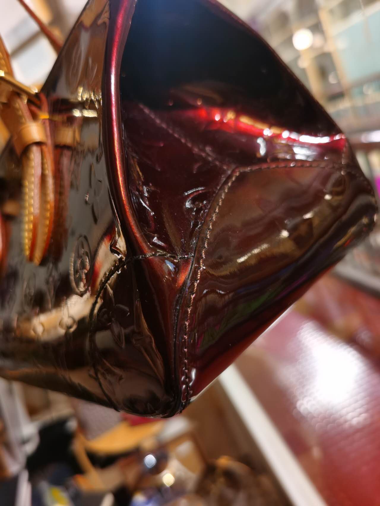 Pre-loved Louis Vuitton Patent Leather Handbag