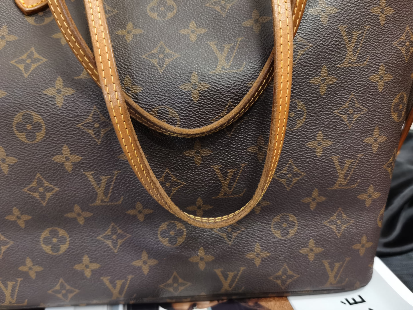 Pre-loved Louis Vuitton Neverfull Leather Tote MM Monogram