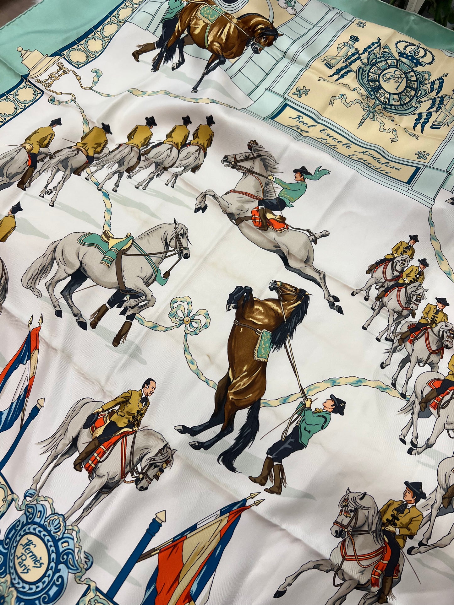 Pre-loved Hermès Vintage CARRÉ 90 Silk Handkerchief