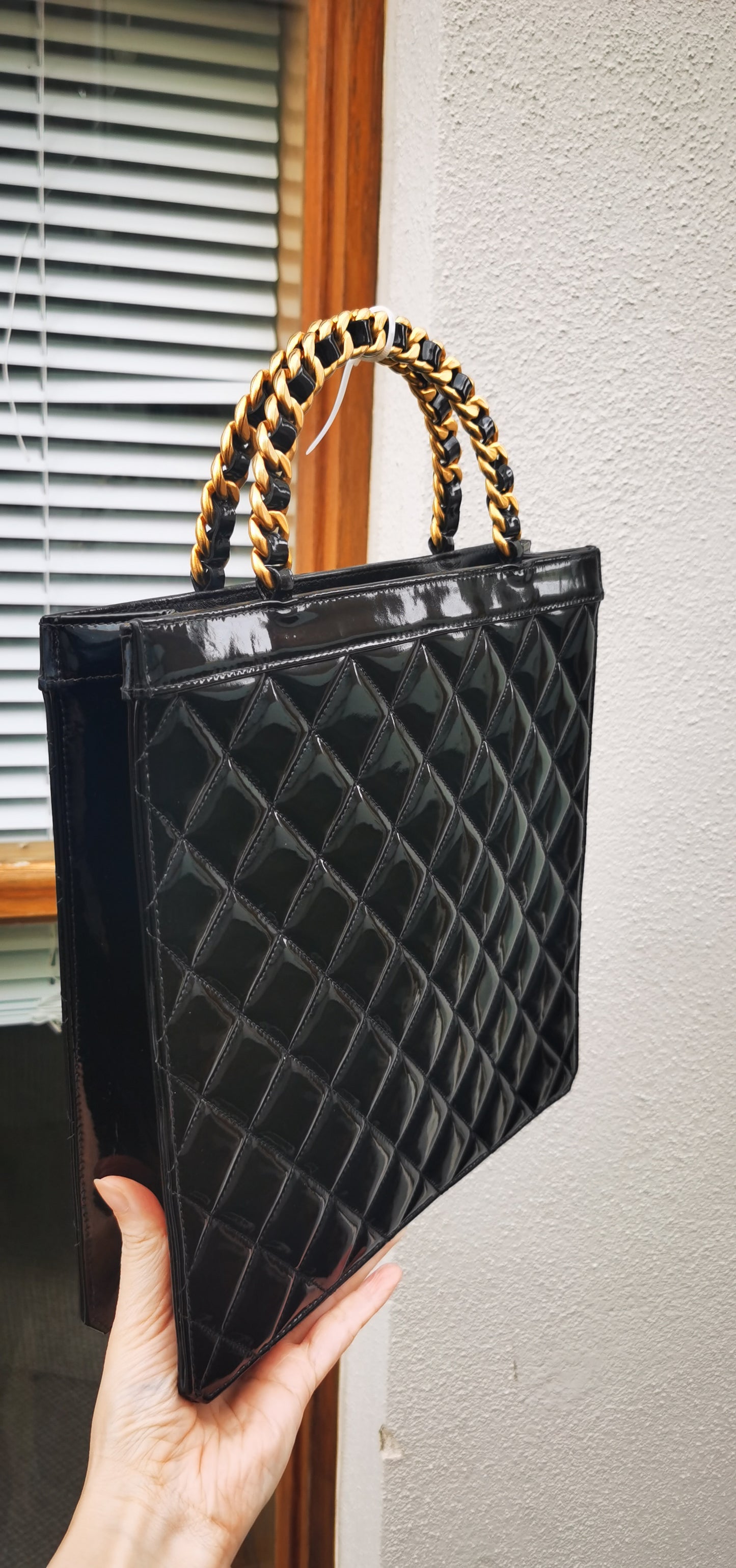 Pre-loved Chanel Vintage Patent Leather Handbag Black