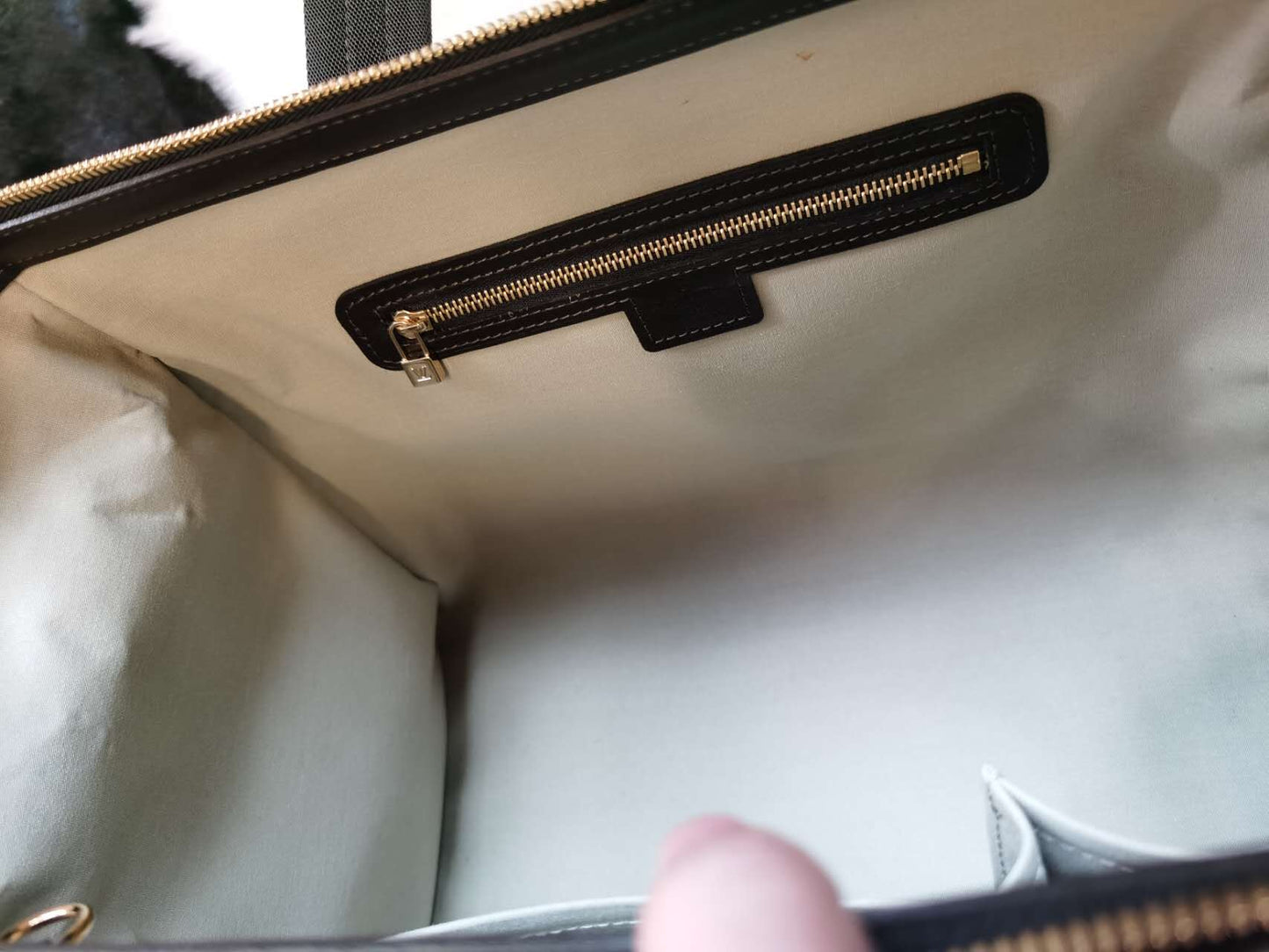 Pre-loved Louis Vuitton denim Tote bag