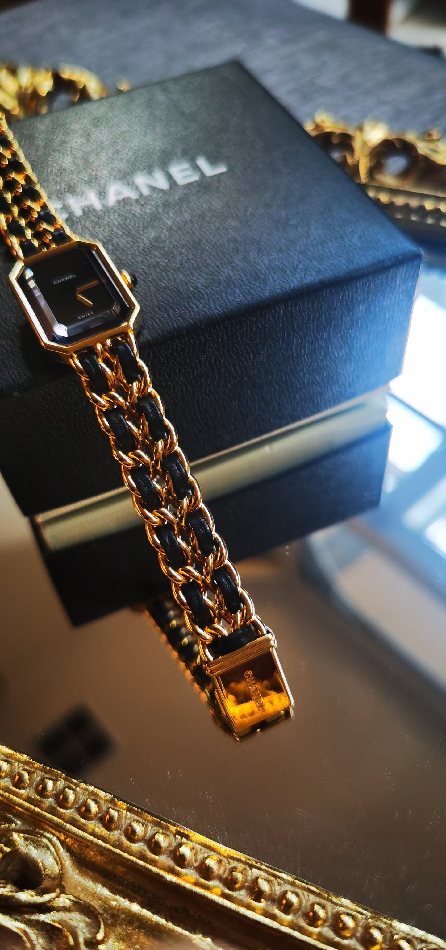 Pre-loved Chanel Vintage PREMIÈRE Watch size M