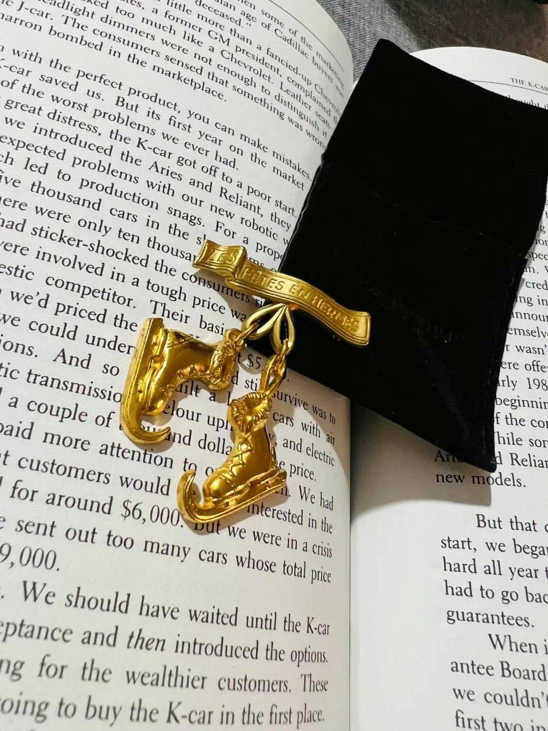 Pre-loved Hermès Pin Brooch Gold Plated