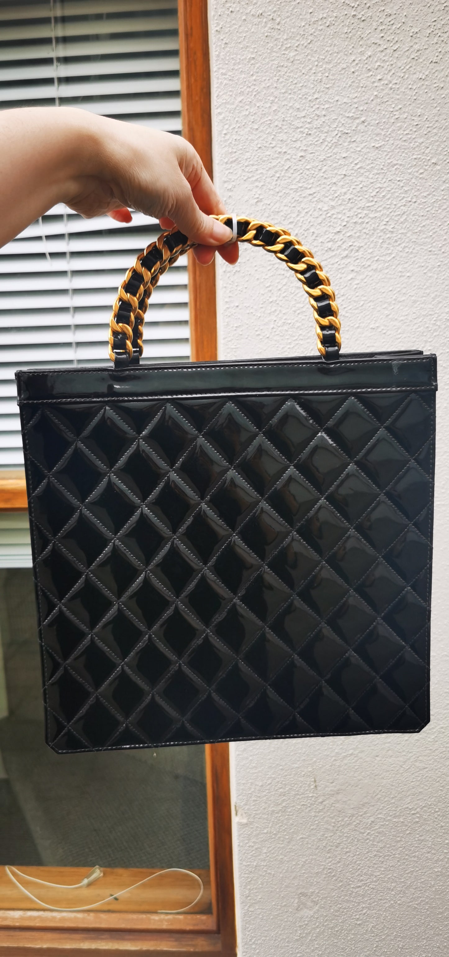 Pre-loved Chanel Vintage Patent Leather Handbag Black