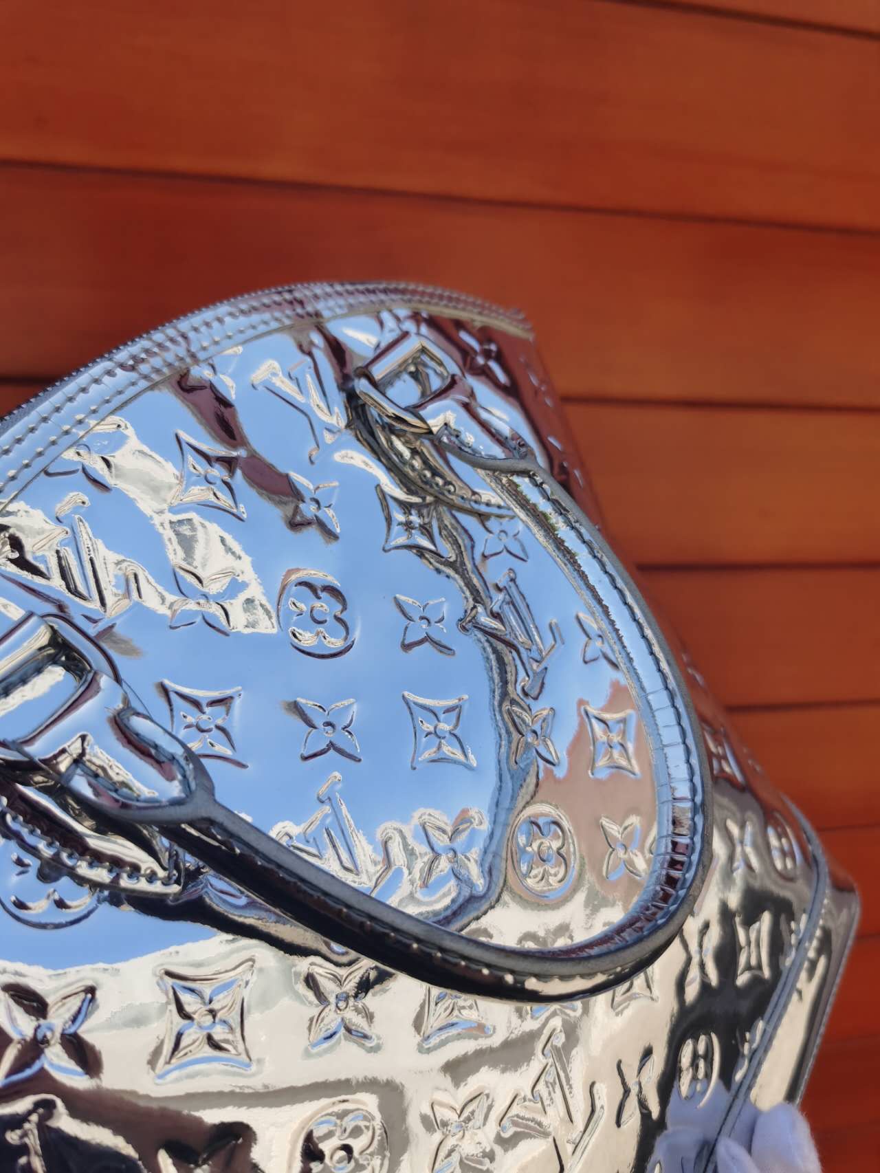 Pre-loved Louis Vuitton Limited Edition Silver Mirror Monogram Lockit Handbag