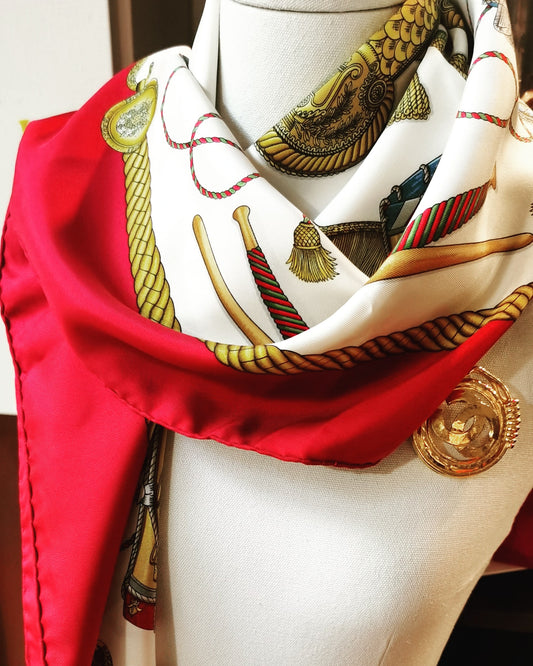 Pre-loved Hermès Vintage CARRÉ 90 Silk scraf