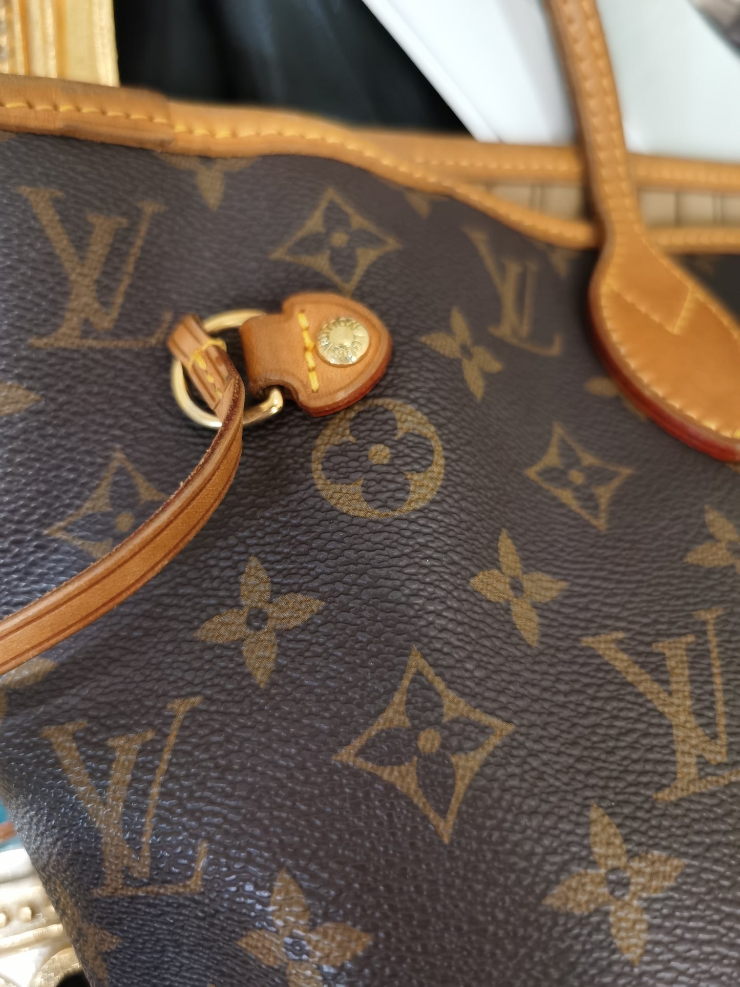 Pre-loved Louis Vuitton Neverfull Leather Tote MM Monogram