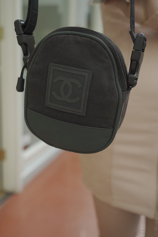 Pre-loved Chanel Vinatge Sport Line Crossbody Bag Black Green