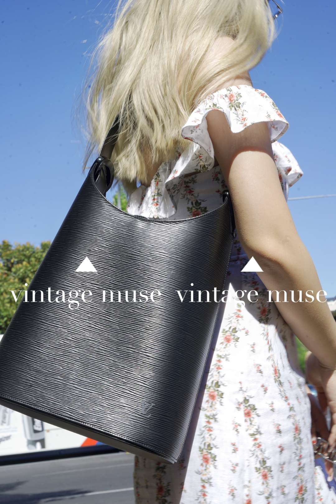 Pre-loved Louis Vuitton Vintage Verseau Leather Shoulderbag Black