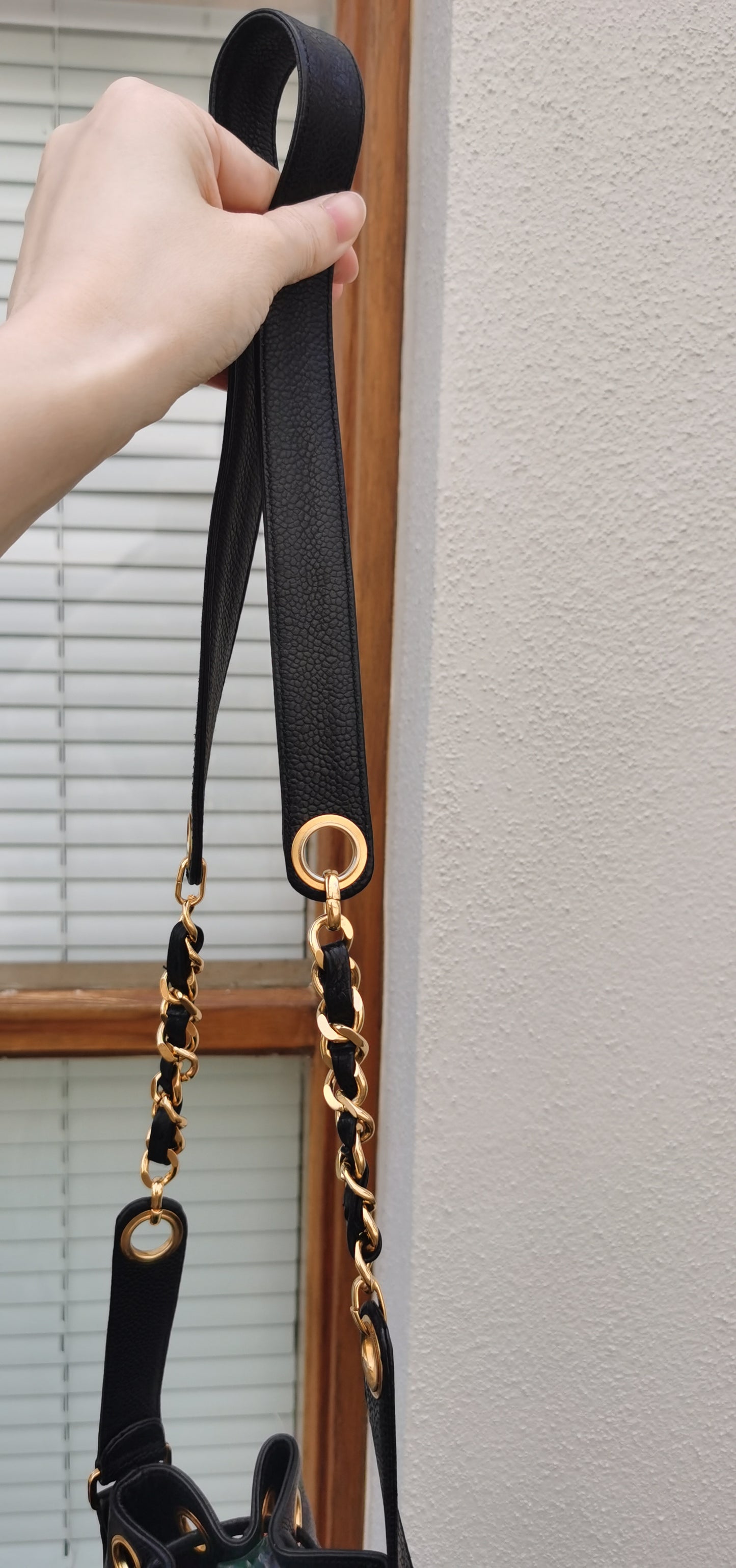 Pre-loved Chanel Vintage Black Caviar Crossbody CC Bucket Bag
