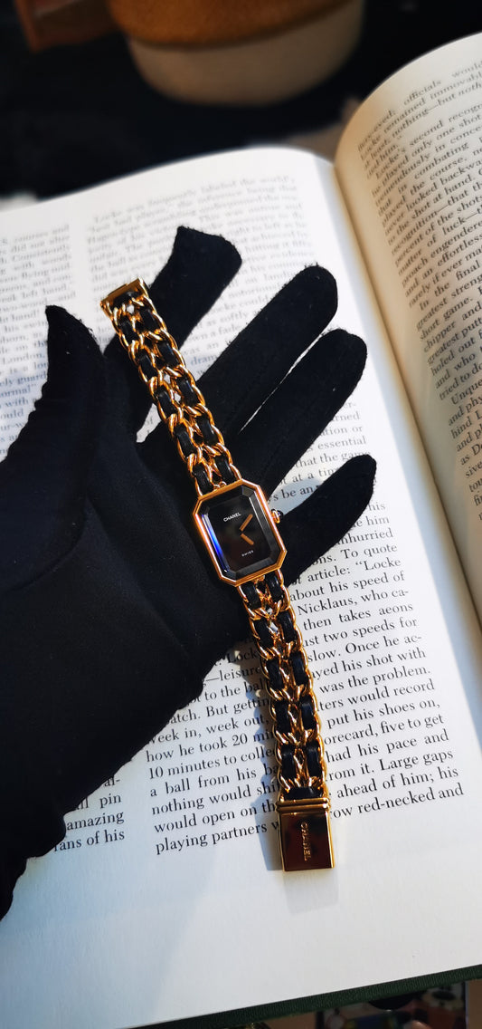Pre-loved Chanel Vintage PREMIÈRE Watch size M