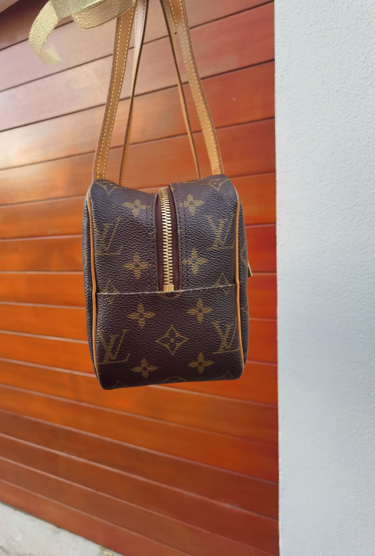 Pre-loved Louis Vuitton Vintage City Shoulder Bag Monogram MM