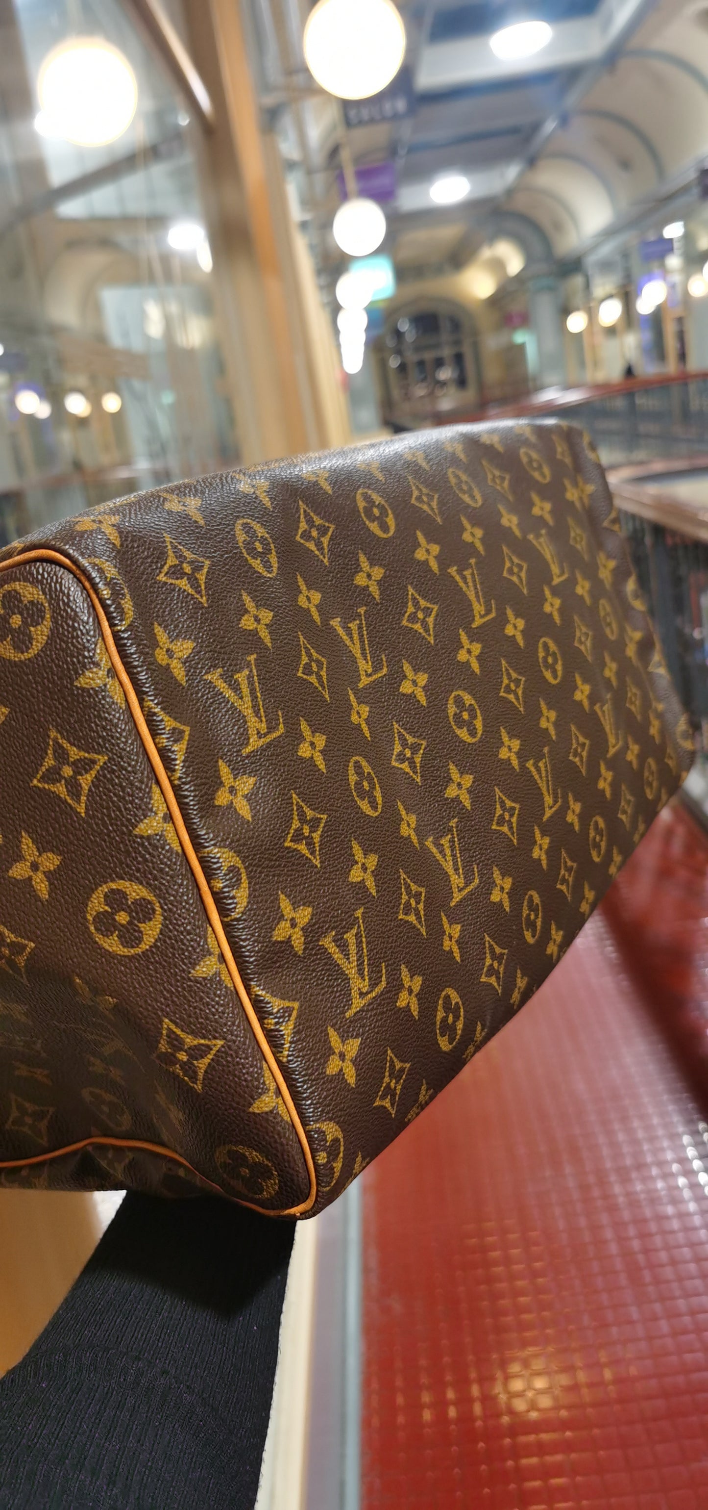 Pre-loved Louis Vuitton Vintage Speedy 40 Leather Handbag