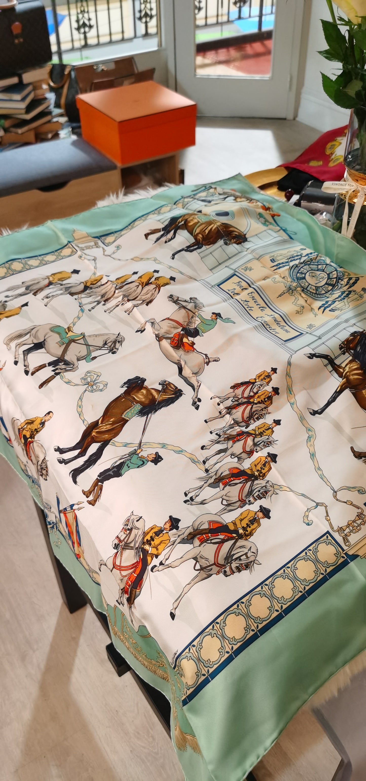 Pre-loved Hermès Vintage CARRÉ 90 Silk Handkerchief