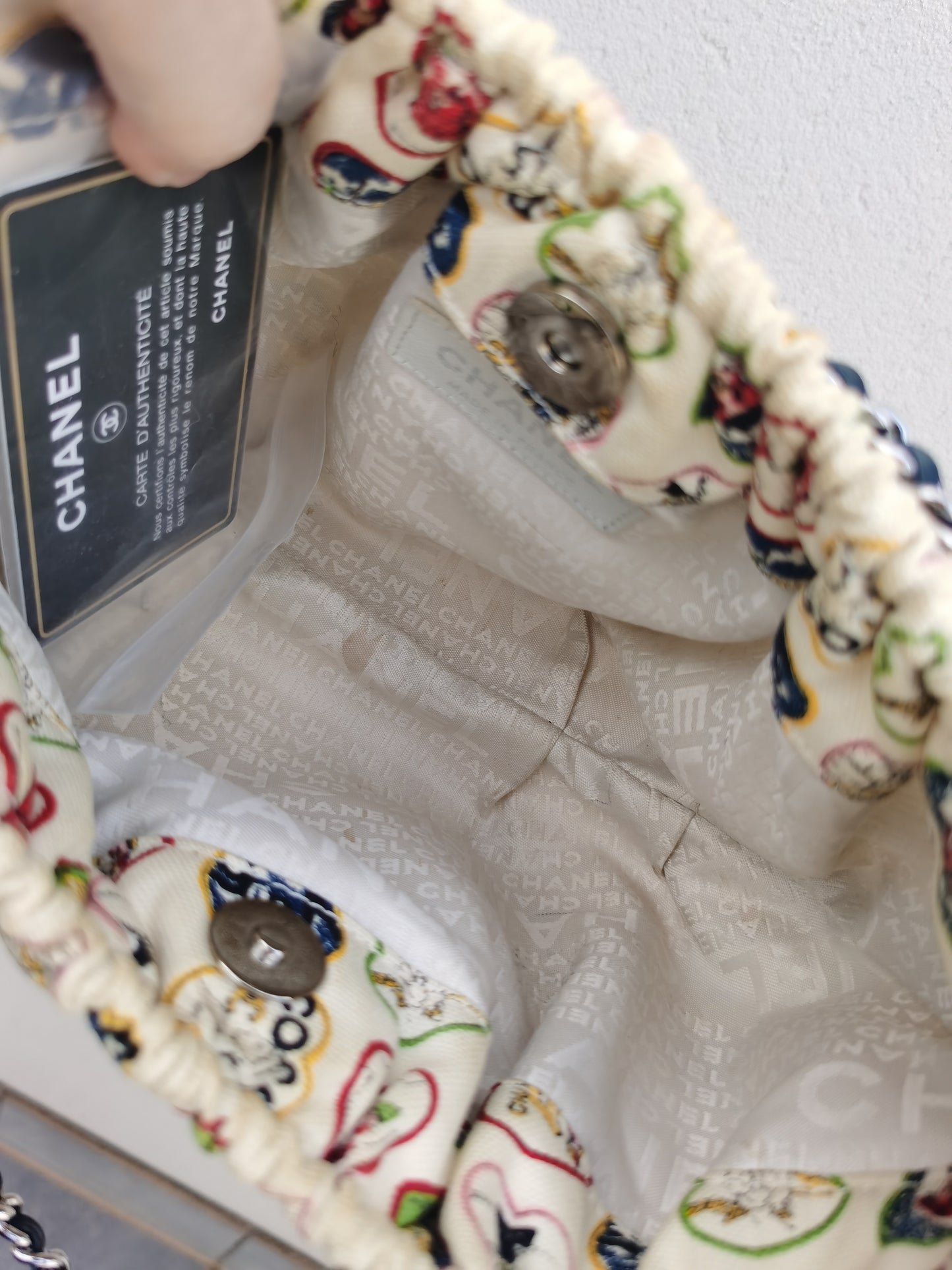 Pre-loved Chanel Vintage 2006 Ivory Canvas Valentine Chain Handbag