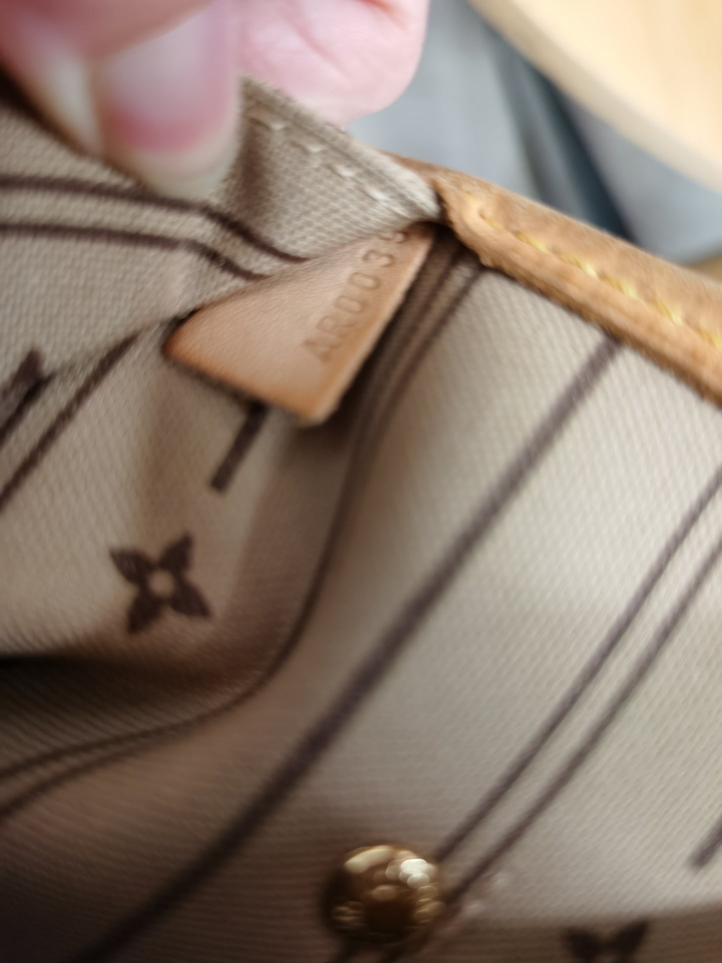Pre-loved Louis Vuitton Neverfull Leather Tote MM Monogram