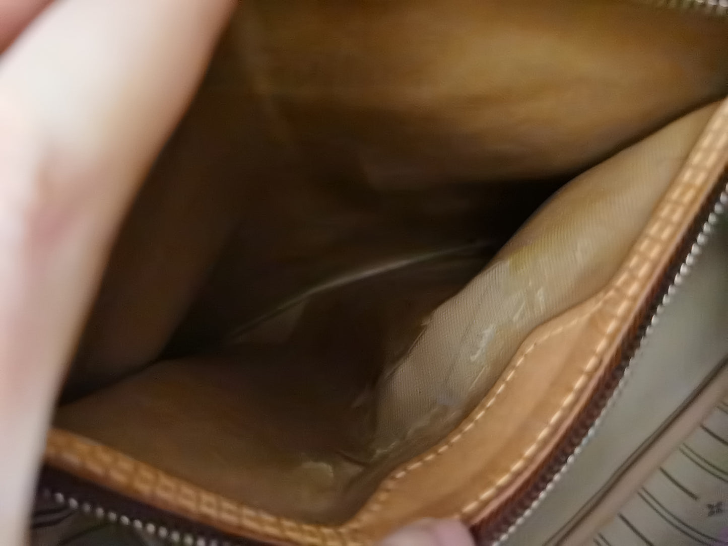 Pre-loved Louis Vuitton Neverfull Leather Tote MM Monogram