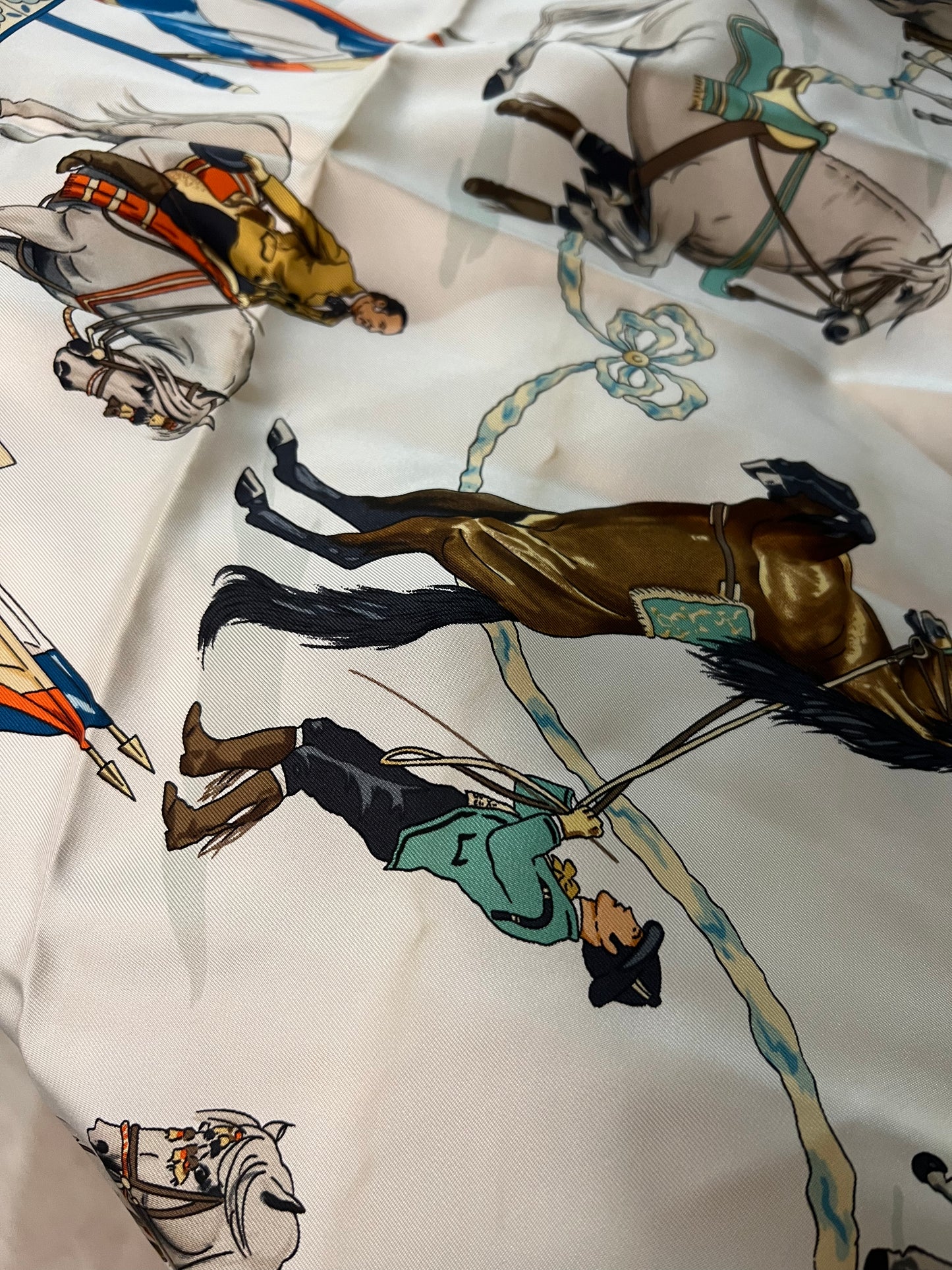 Pre-loved Hermès Vintage CARRÉ 90 Silk Handkerchief