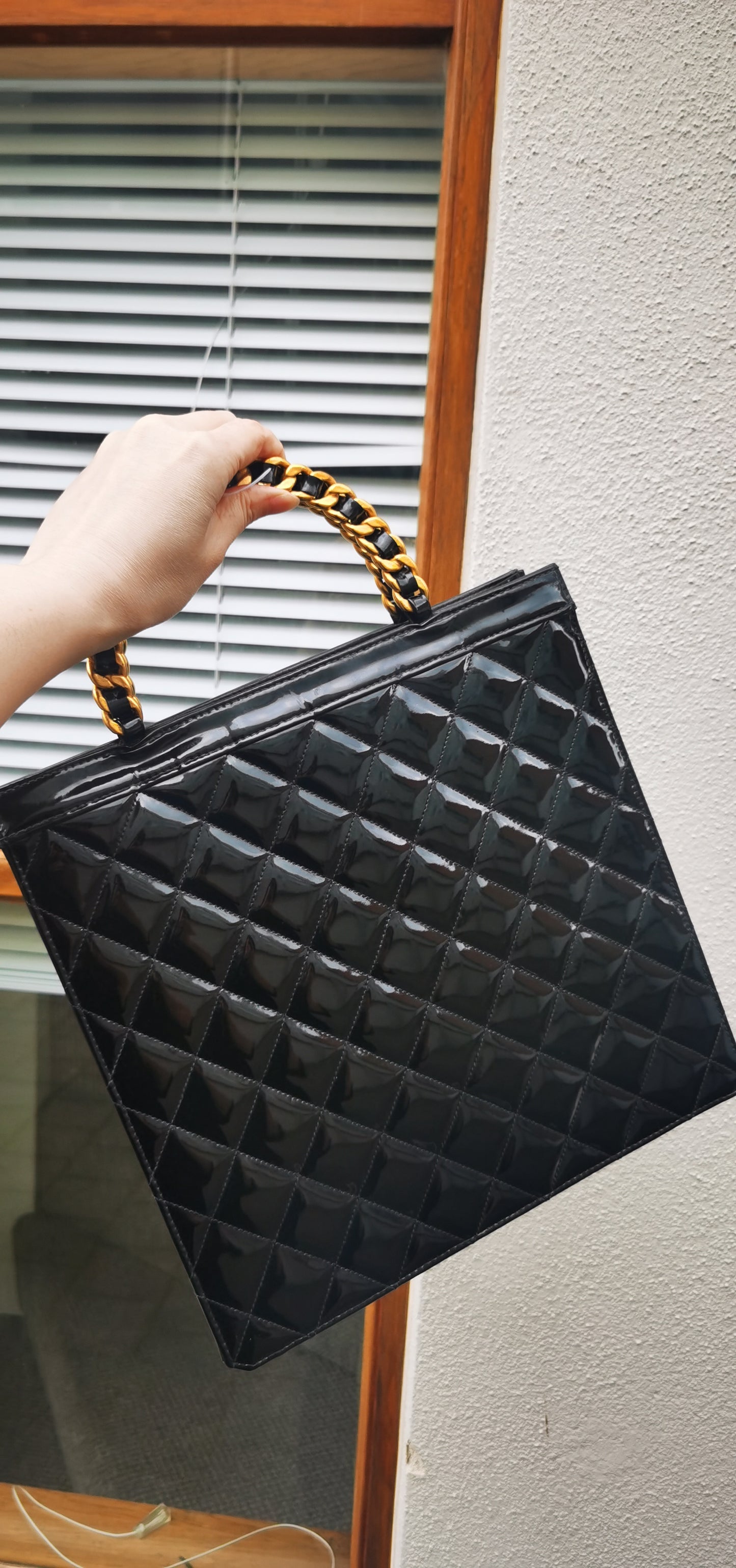 Pre-loved Chanel Vintage Patent Leather Handbag Black