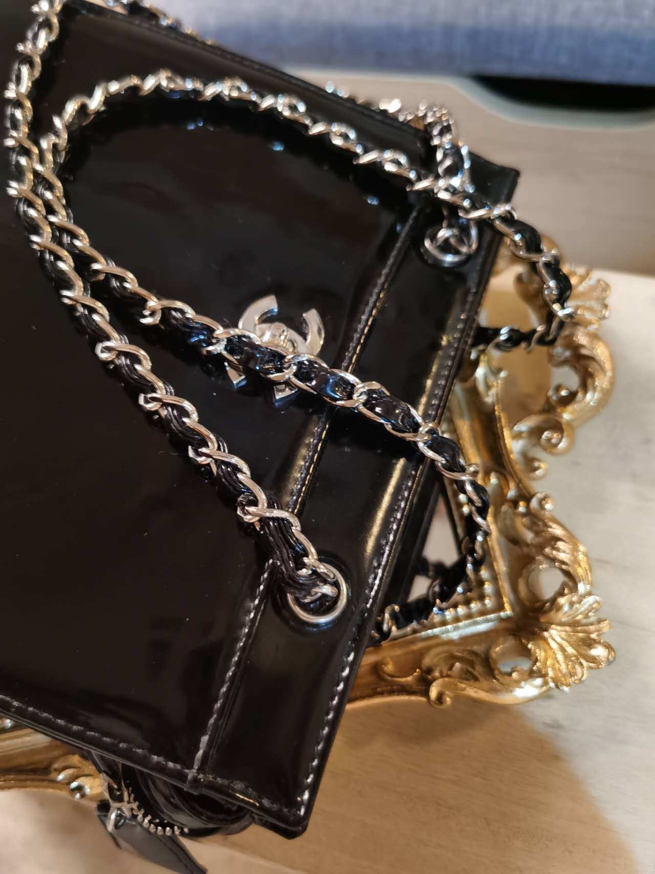Pre-loved Chanel Vintage Black Patent Leather Shoulder Bag SHW